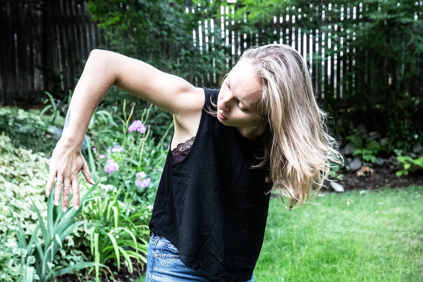 Are you a recent grad of a dance or performing arts program? Do you have connections to the Kootenays? Do you have dances, plays, or musicals running through your mind but lack the time and space to get your ideas down? If yes, you might be eligible 