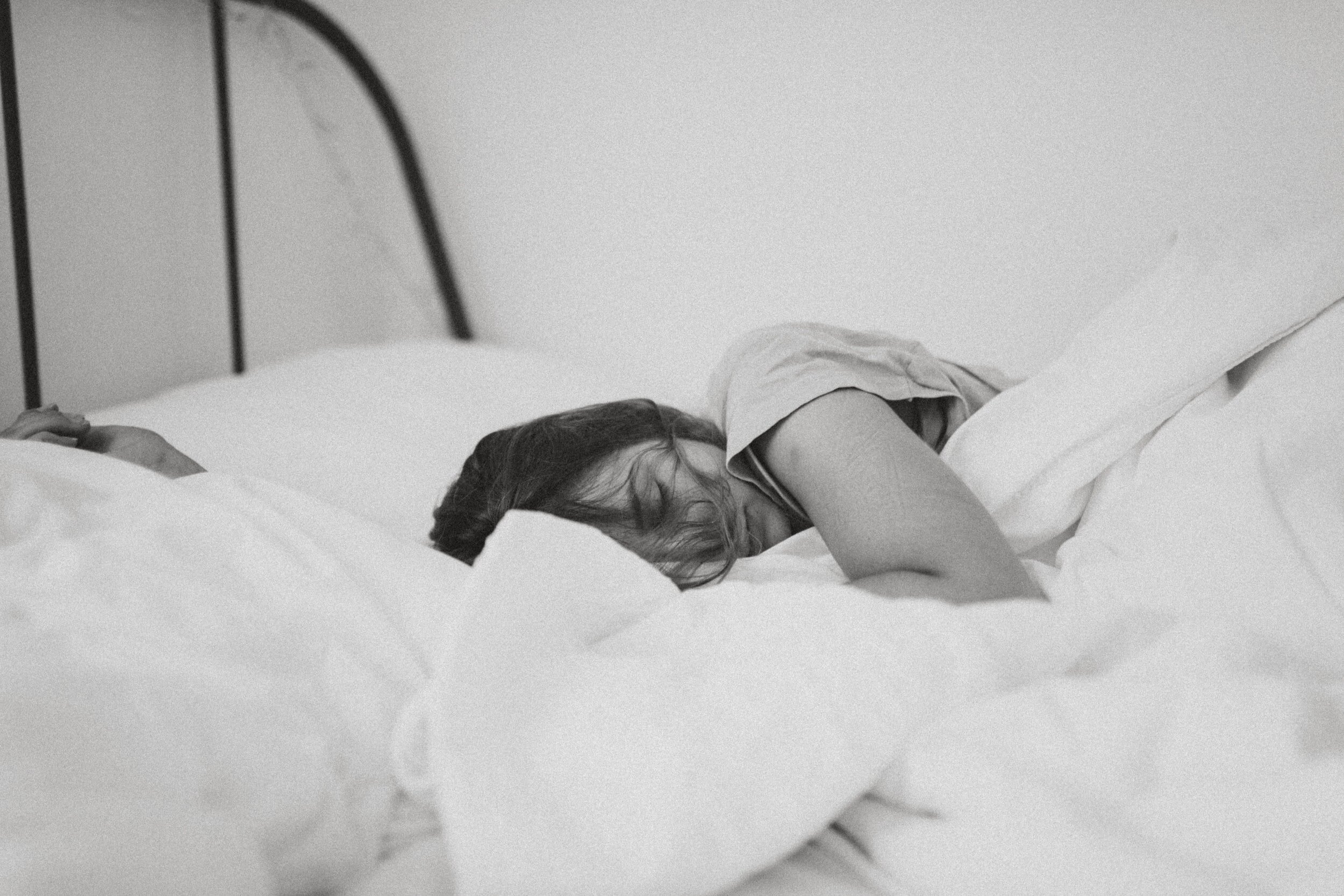 Sleep and Eating Disorders: Why Turning In Early Helps Your Recovery
