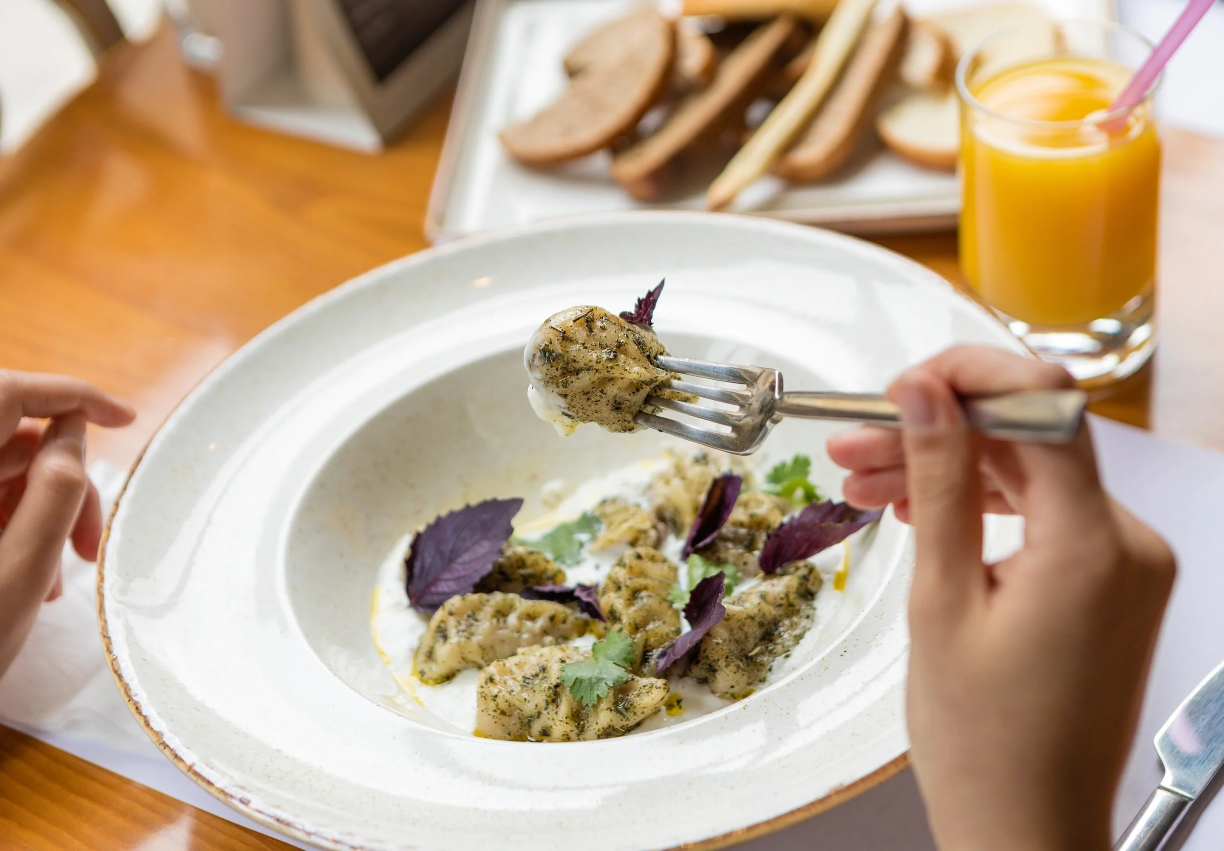Hunger and Fullness Cues in Eating Disorder Recovery 