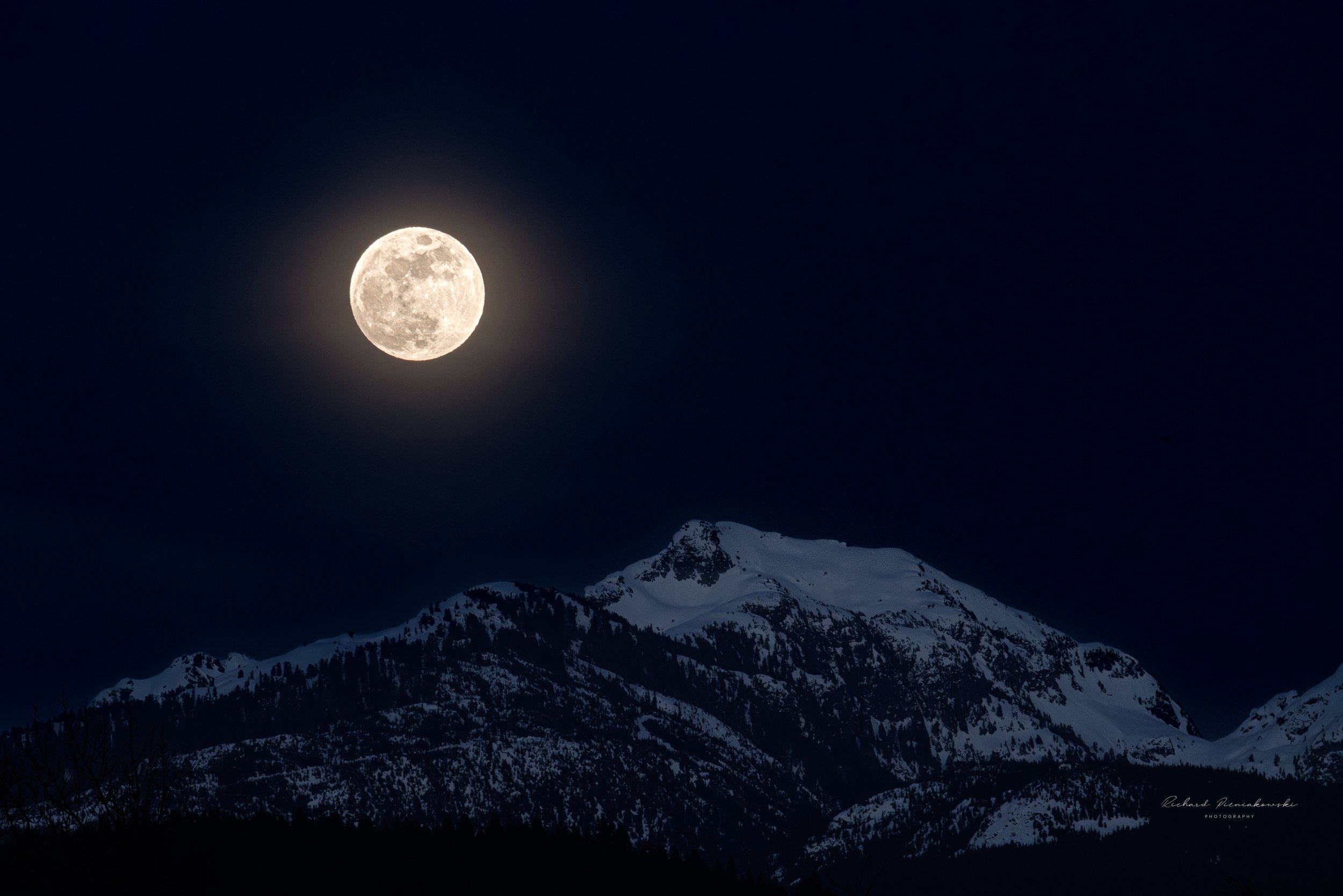 Full Moon over mountains.jpg