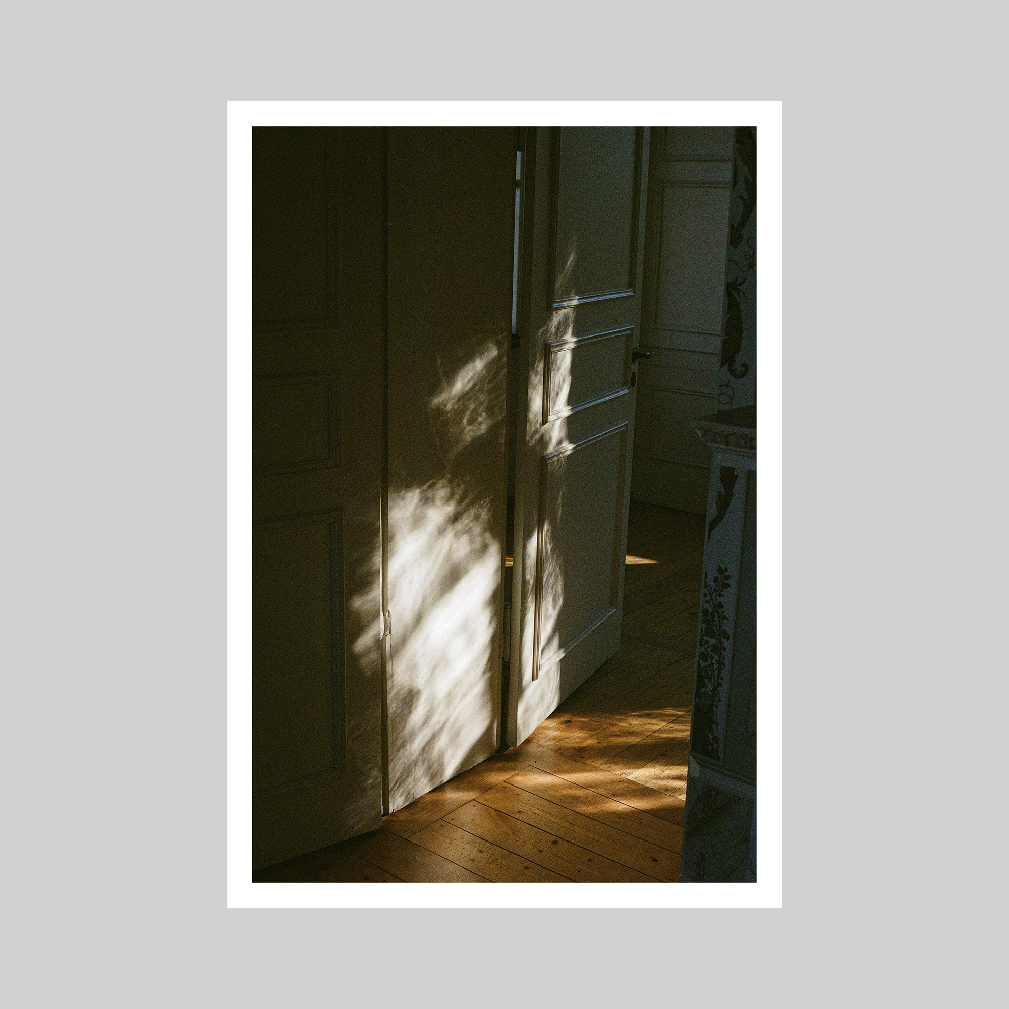 Chasing Luminous Spaces-PrintShop-c-MathiasBenninghoven_10x15_Preview_Square.png