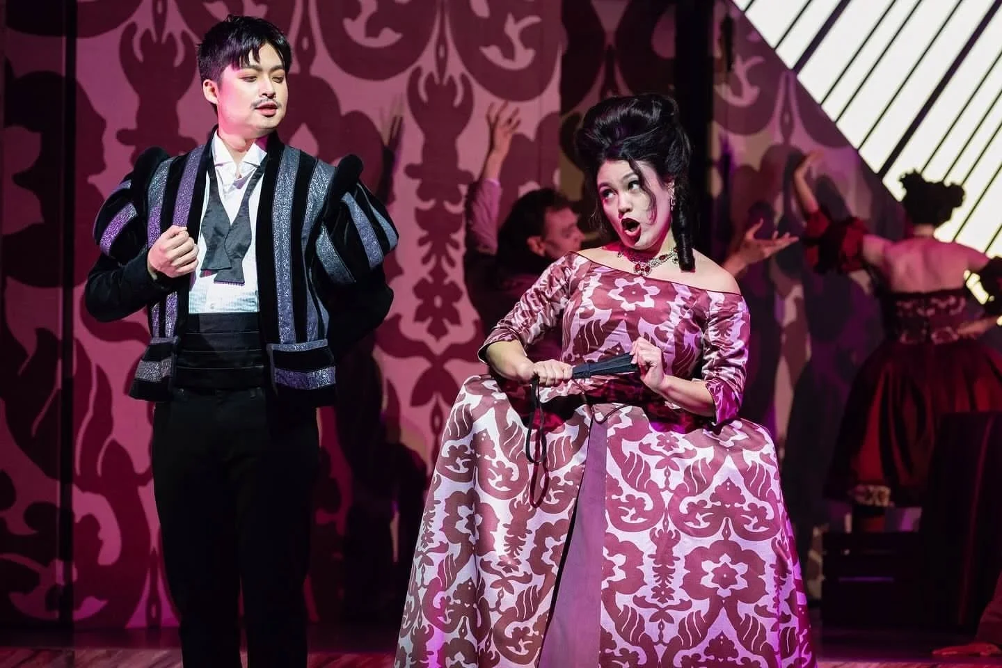 TOI TOI TOI @kaylananto and the cast in RIGOLETTO tonight!!
_____
Credit to @santafeopera It’s no joke! - Verdi’s epic tragedy RIGOLETTO opens tonight! π€‘π―π€Ή
In the court of the Duke swirls a storm of intrigue, lust and betrayal. Rigo