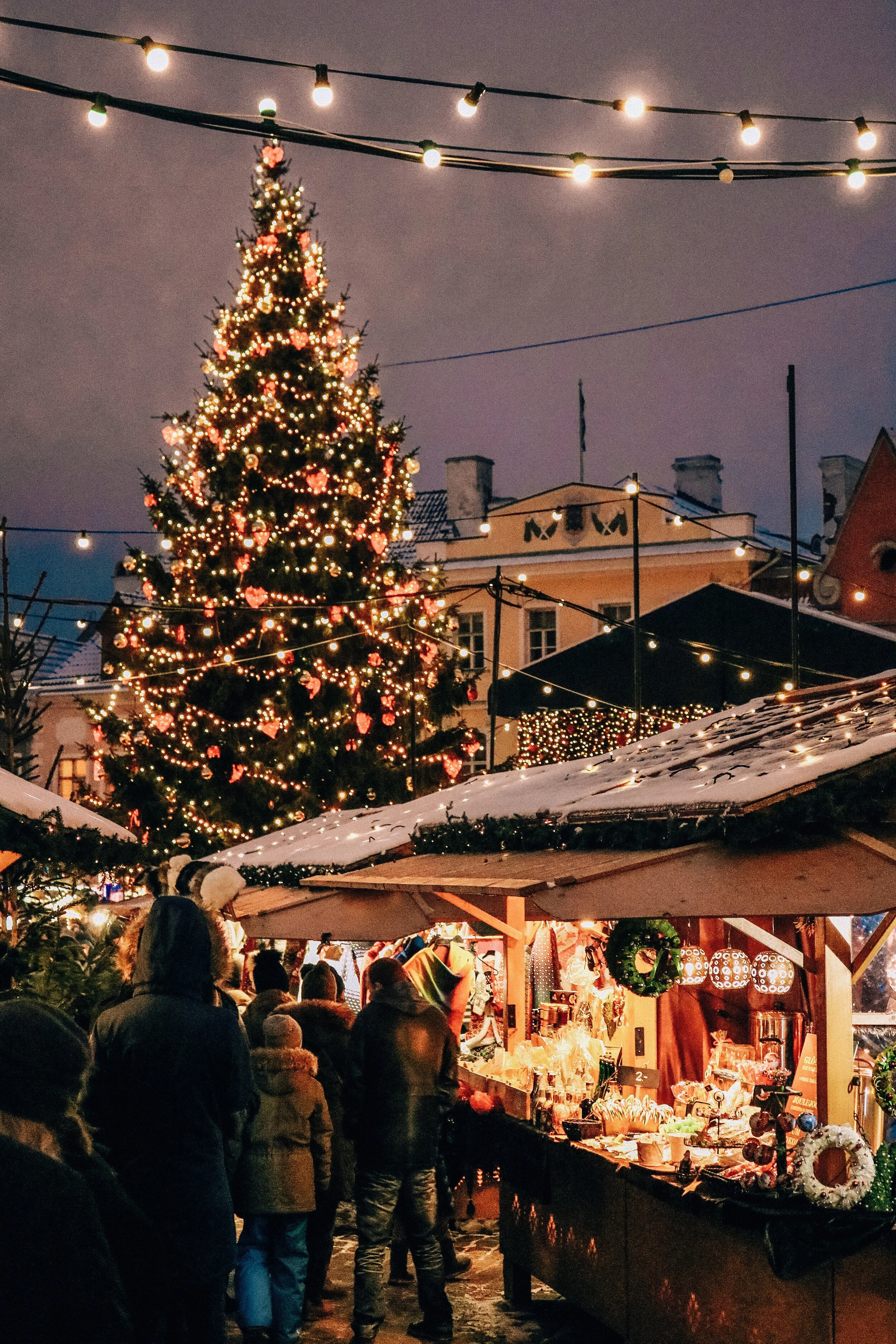 Four+of+the+best+alternative+European+Christmas+Markets+you+should+visit+this+year+(which+aren’t+in+France+or+Germany)+_+Helena+Bradbury+travel+blog+_+best+european+cities+for+christmas+markets+_+christmas+europe+m.jpg