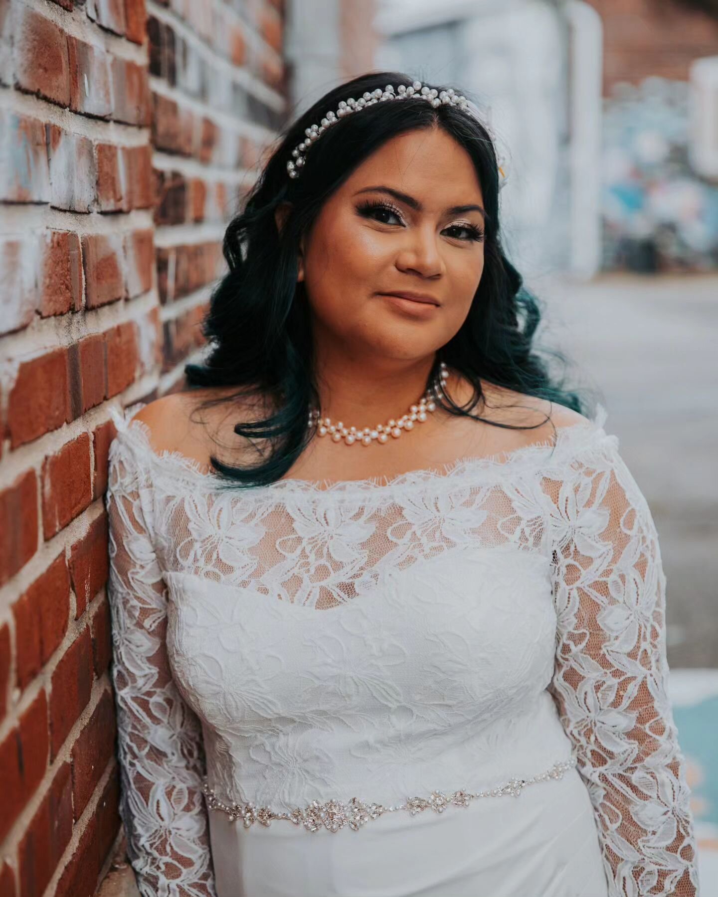 #FromAtoZuchowski

Something old: Jewelry
Something new: Dress
Something borrowed: Mom's shaper lol
Something blue: My hair!

Dress &amp; sash belt: @davidsbridal 
Haircolor: @amarahairartistry at @xohairlab 
Hairstyling &amp; makeup: @thelooksalonch