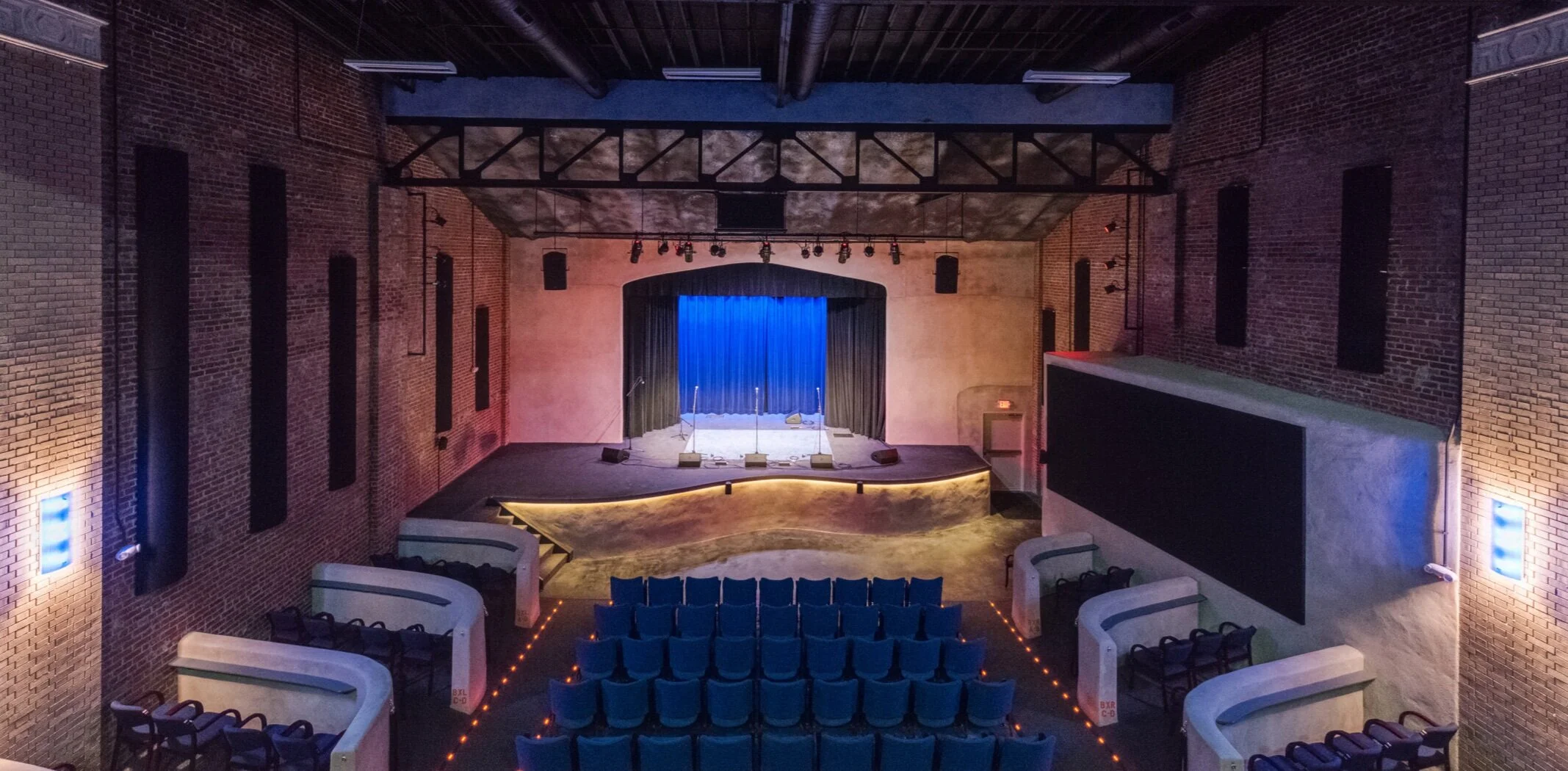 The Reeves Theater & Cafe