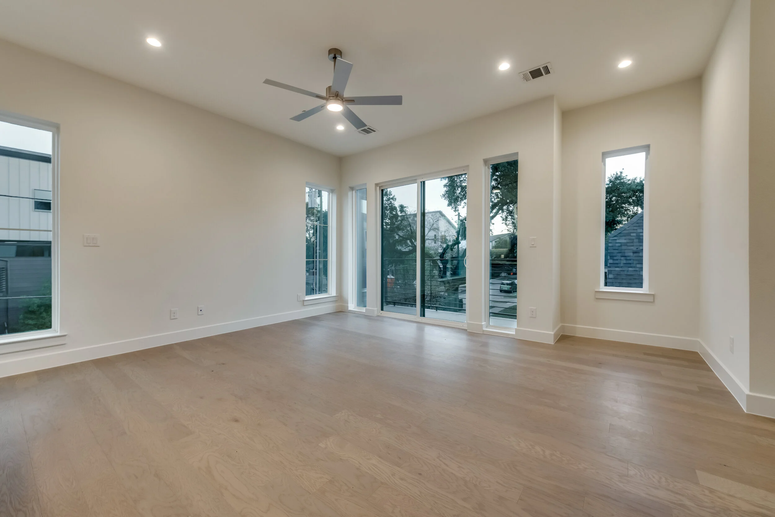 6017 Hudson St _ 11.jpg