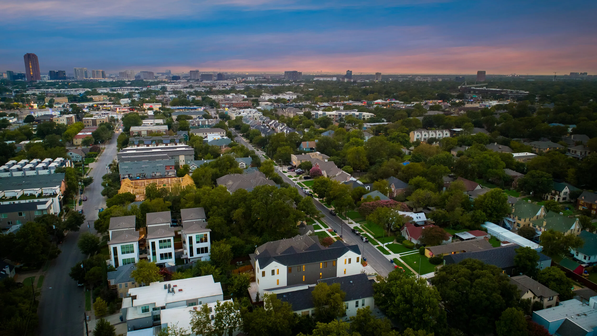 5954 Lewis St _ 03.jpg