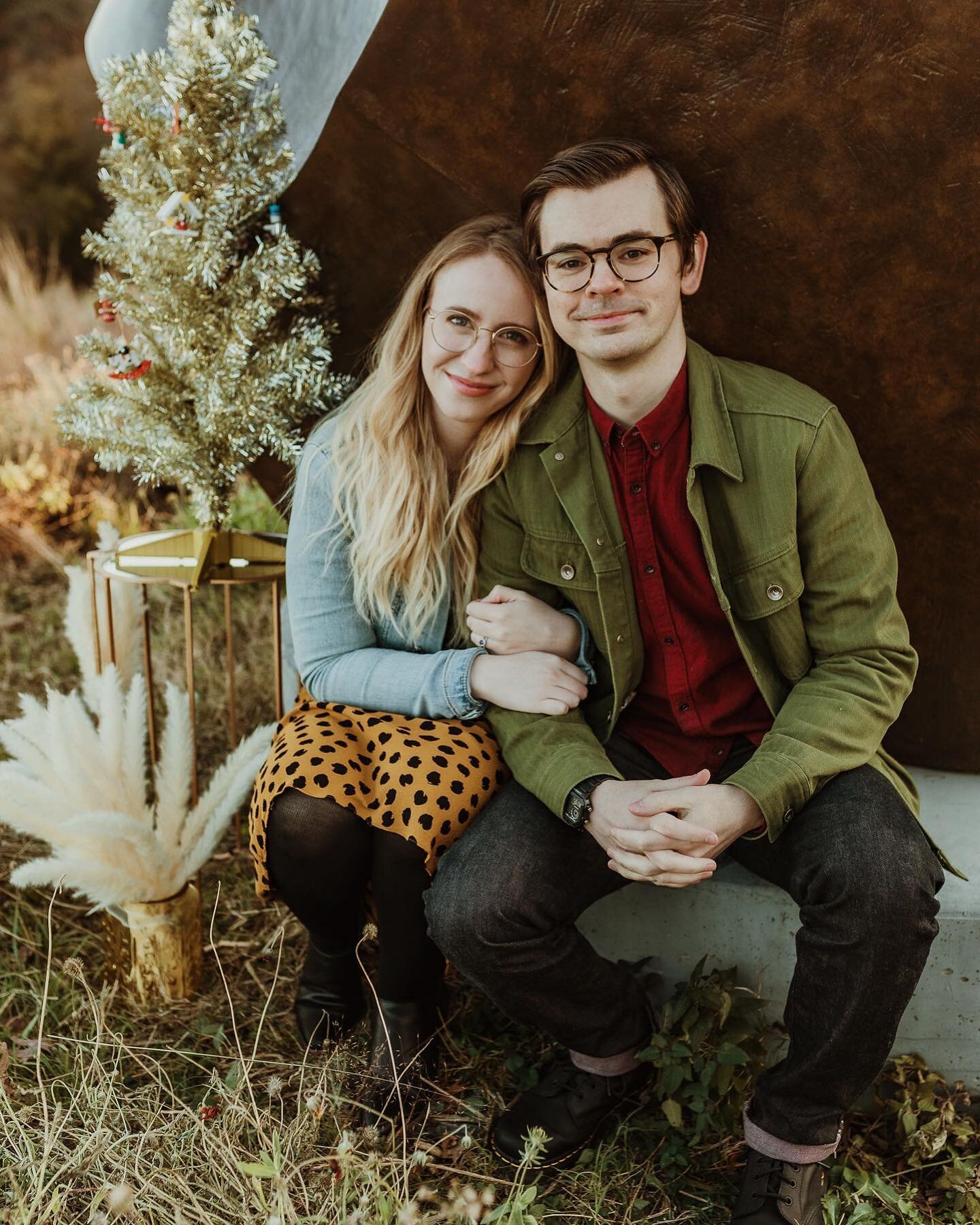 Happy Holidays to you and yours! We know things look very different this year, but we hope that you have a joyful season no matter what that looks like ❤️

Warmest wishes,
Meredith + Lee

📷 @ashleighbri_photography