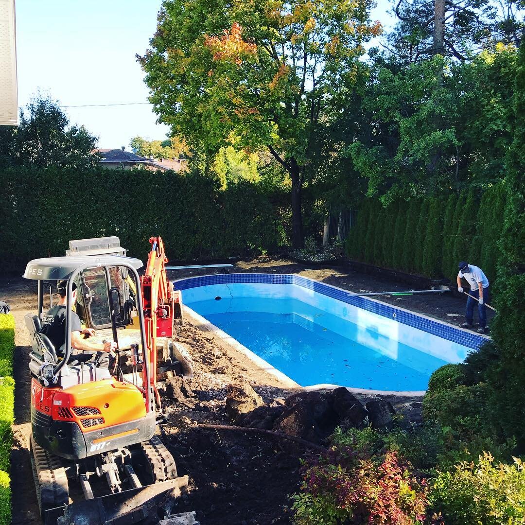 Massive fall job underway #hardscape #landscaping #landscapedesign #stone #permacon #construction #pool