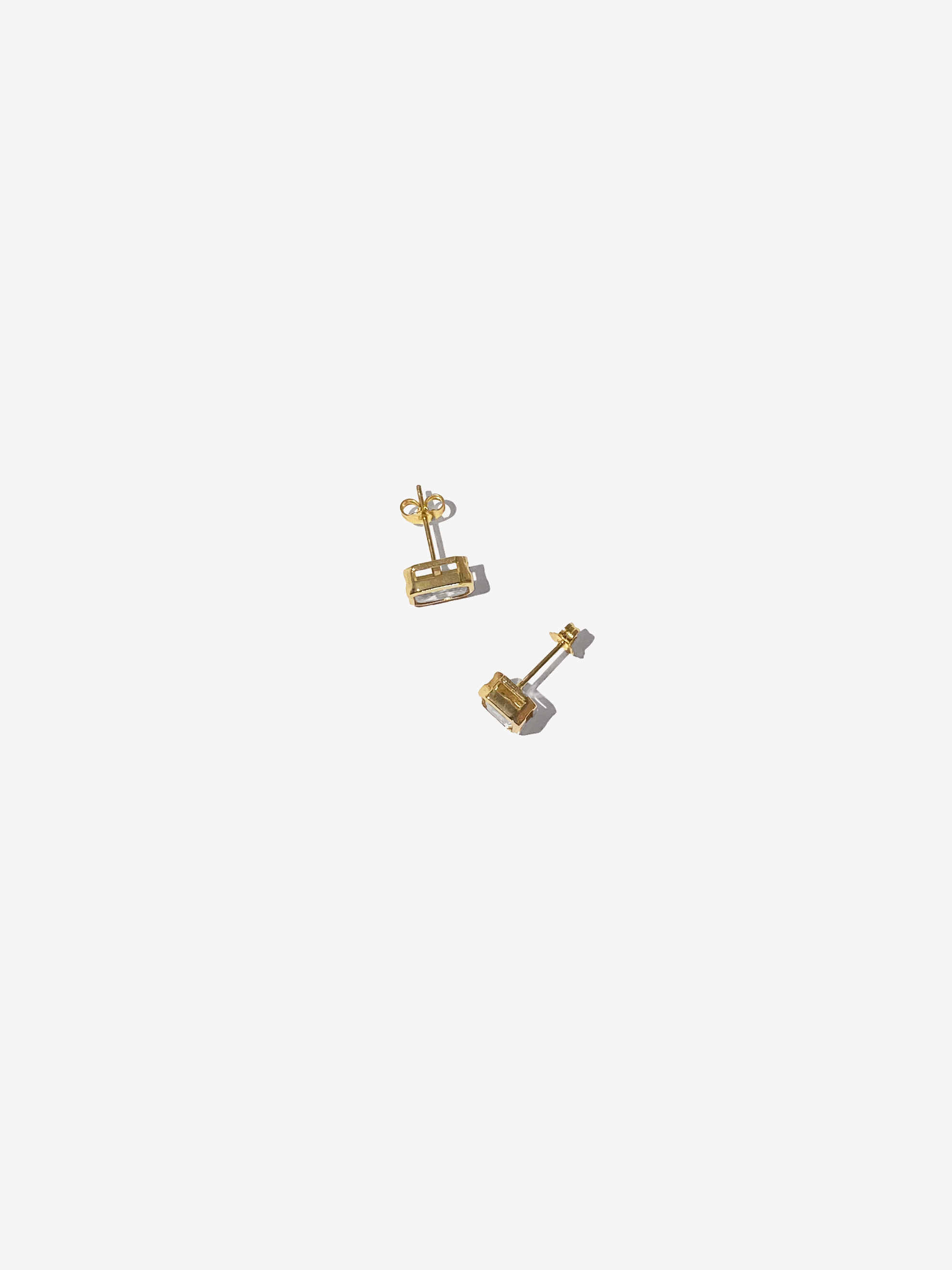 Gold Bezel Stud Earrings 3-2.png
