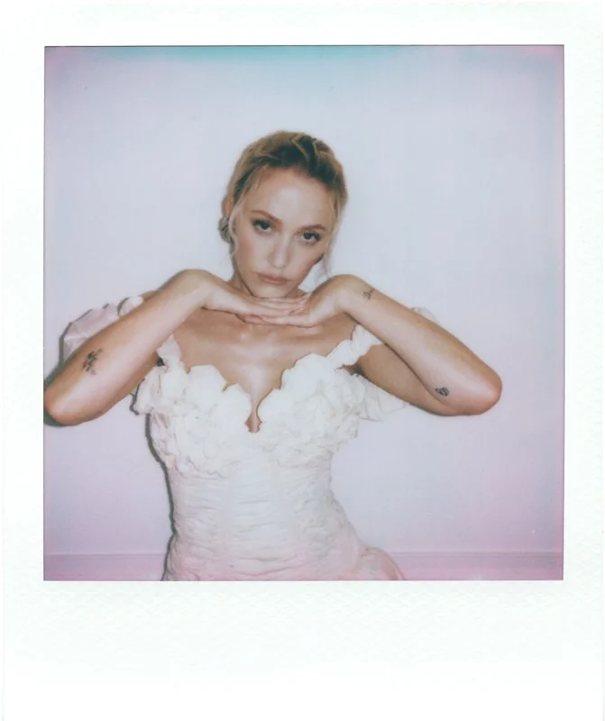 Maika Monroe 2.jpg
