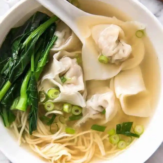 More amazing food deals only during the school holidays... how about a small pork wonton soup for only $6 from Asian Hong Kong, or FREE fried chicken wings with any food purchase from the new Khao Kang Thai on Level 2?? I know where I'm headed 😁 Kha