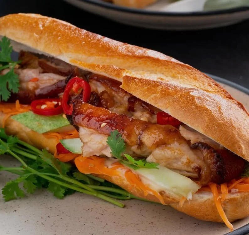 🔥 Pork B&aacute;nh M&igrave; lovers &mdash; this one&rsquo;s for you! Head to Yum Saigon and grab their $15 combo with a drink of your choice. Delicious, satisfying and absolutely YUM.

 #ChatswoodEats #foodie #MandarinCentreEats #chatswoodfoodie #l