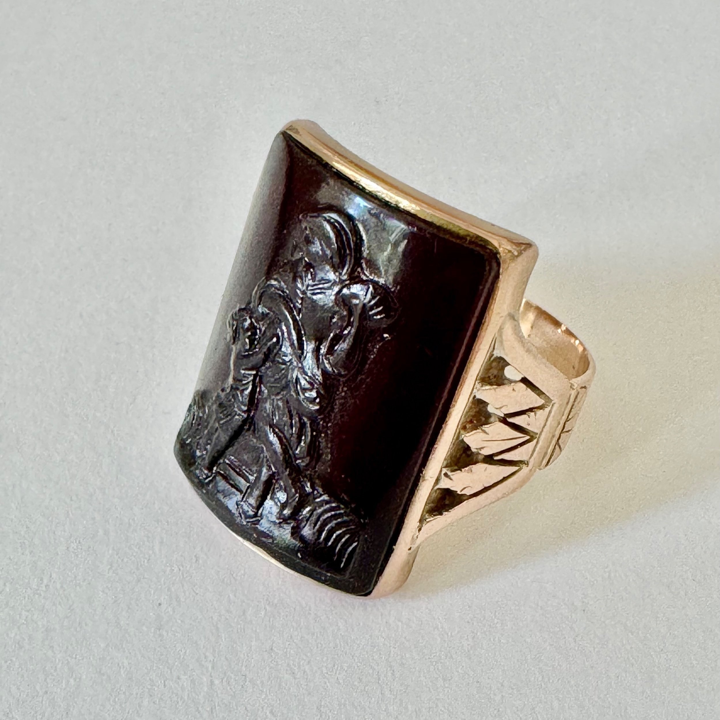 Antique Cameo Ring – Mother & Child | Signature Vintage