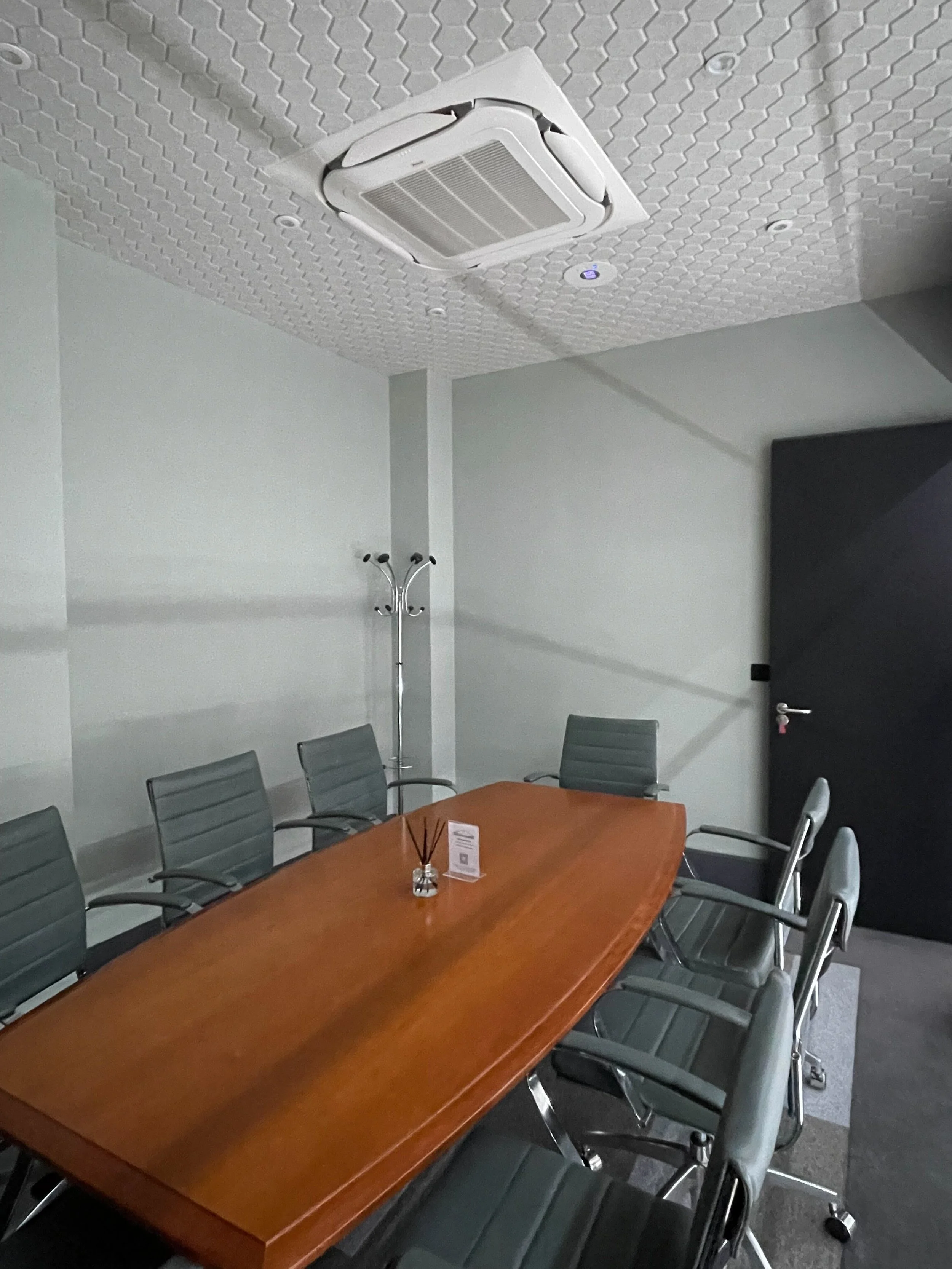 Frido ProTech 2 implementation in meeting rooms in City of London offices