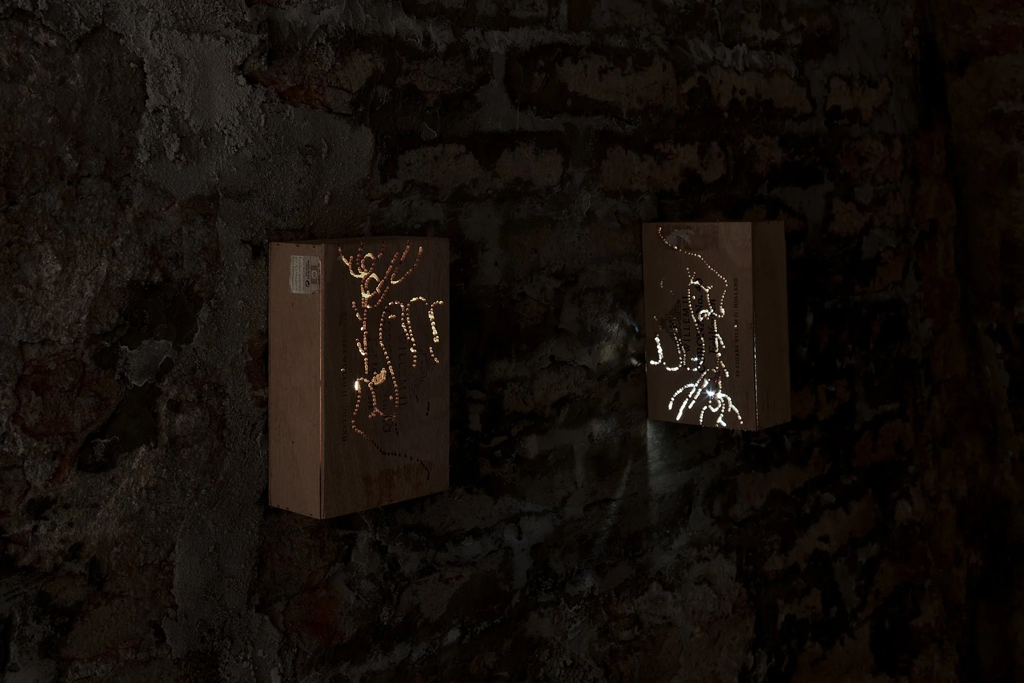 Anzhelika Palyovda NO TITLE, 20×11×4 cm 2026, found wooden box, led light, 2026