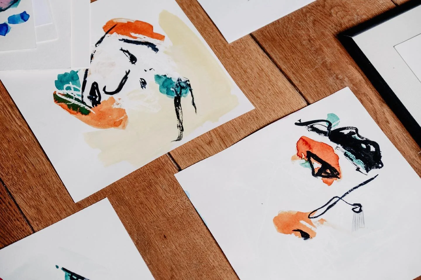 Faces - 2017 
Niet al mijn werk deel ik op insta. Ik heb mappen vol zitten met schetsen en tekeningen. Eens in de zoveel tijd ga ik er doorheen.. zo ook toen fotografe @daisyranoe bij me op bezoek was :)