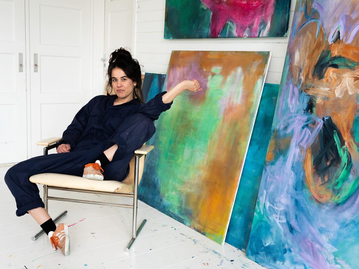 Aanstaande zaterdag 22 nov doe ik weer een open studio. Van 11:00 - 15:00 ben je heel welkom om langs te komen om mijn werk te bekijken. Mijn studio zit in de Rivierenbuurt. Uiterwaardenstraat 60, Amsterdam. 
Heb je vragen? Stuur me een dm ❣️