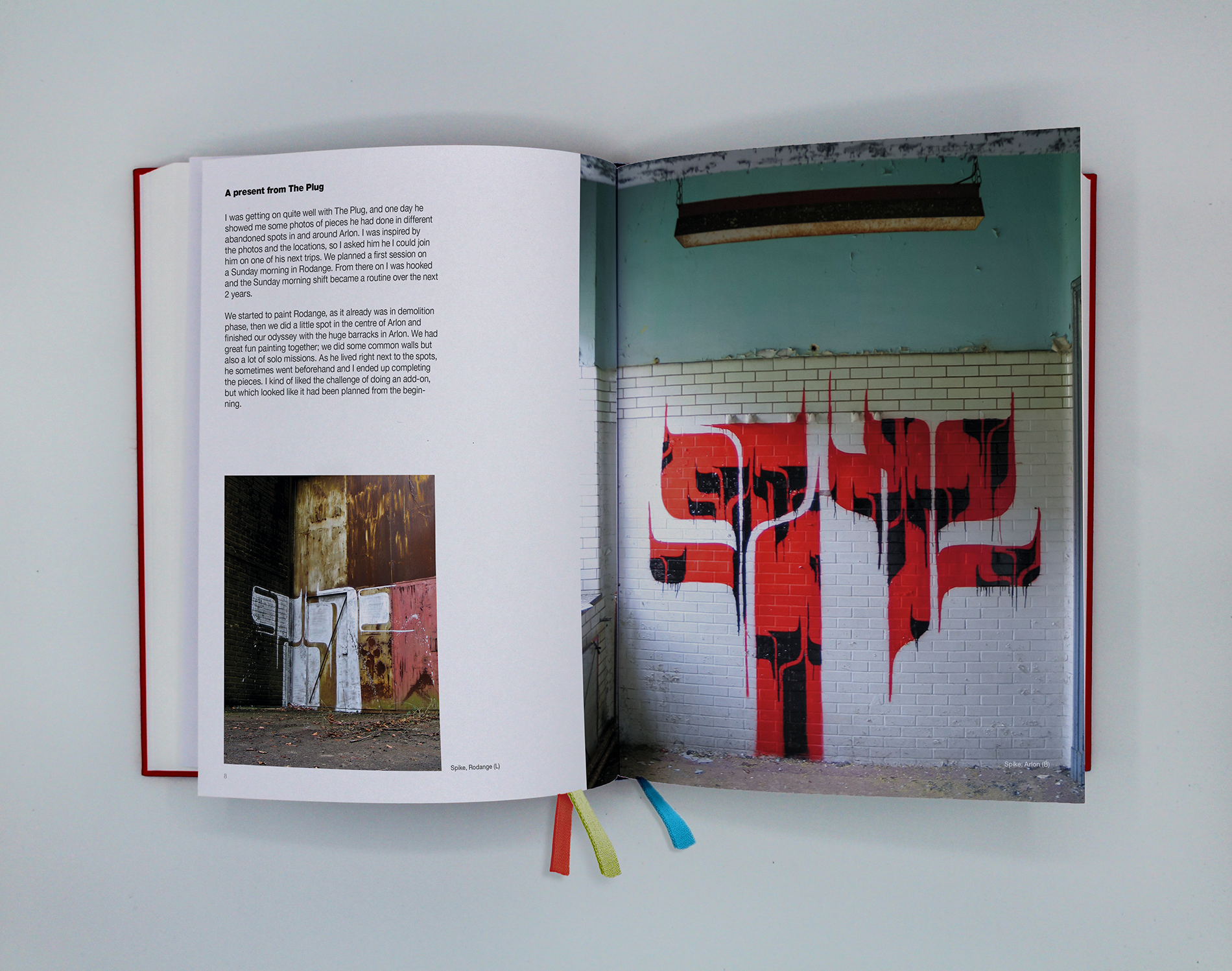 Mockup BOOK_Open Front_Red_Partie 06_s.png