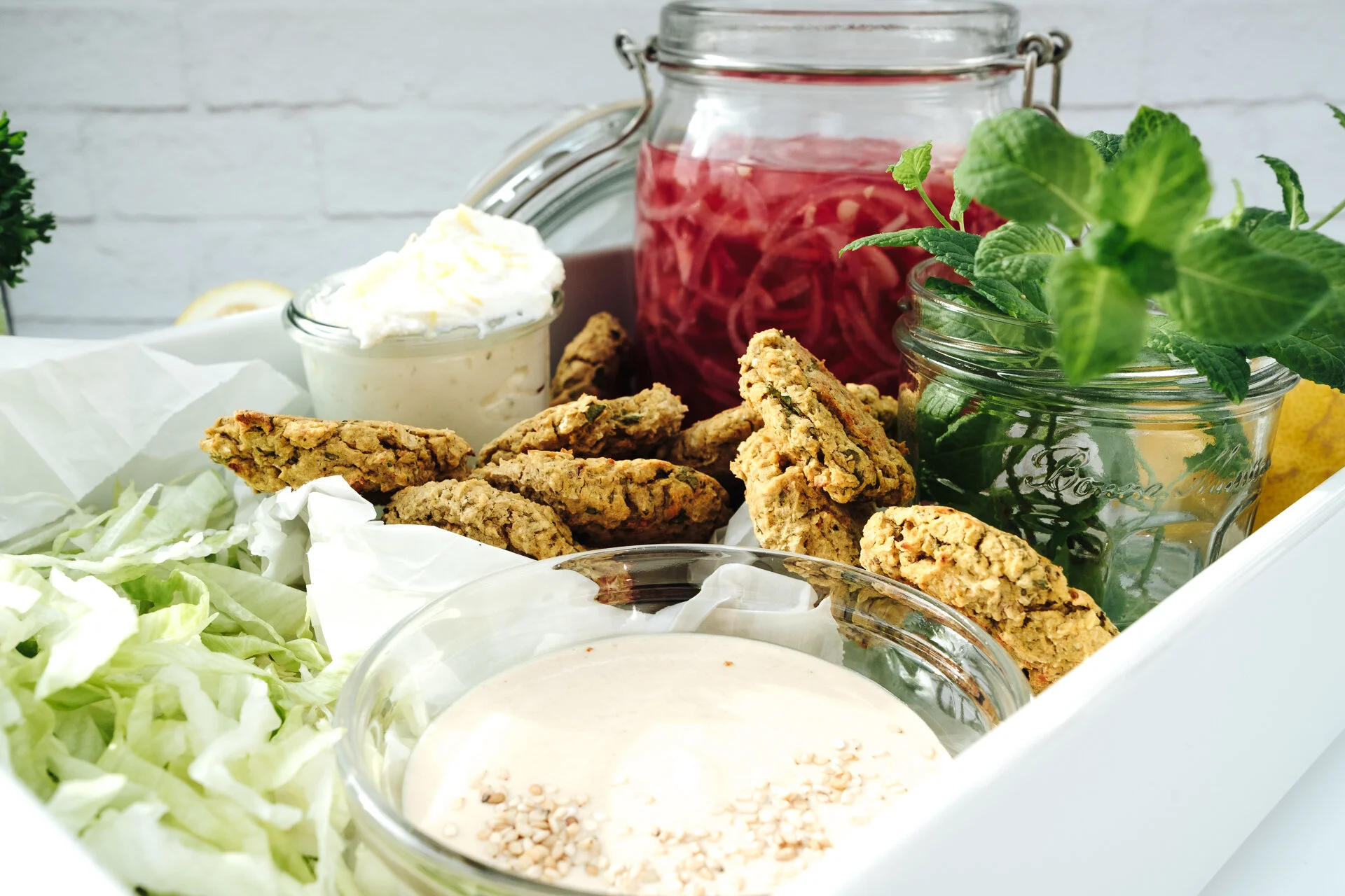 Frühlings Falafel mit Wildreis und Fetacreme