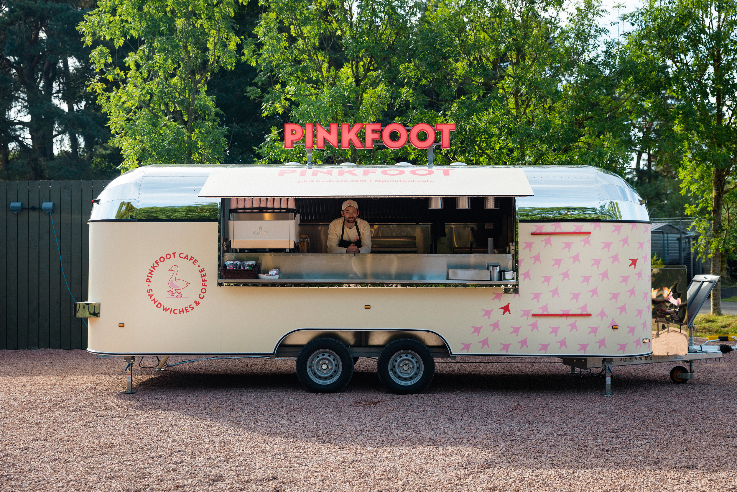 GoodNoise-branding-Pinkfoot-trailer-photo.png