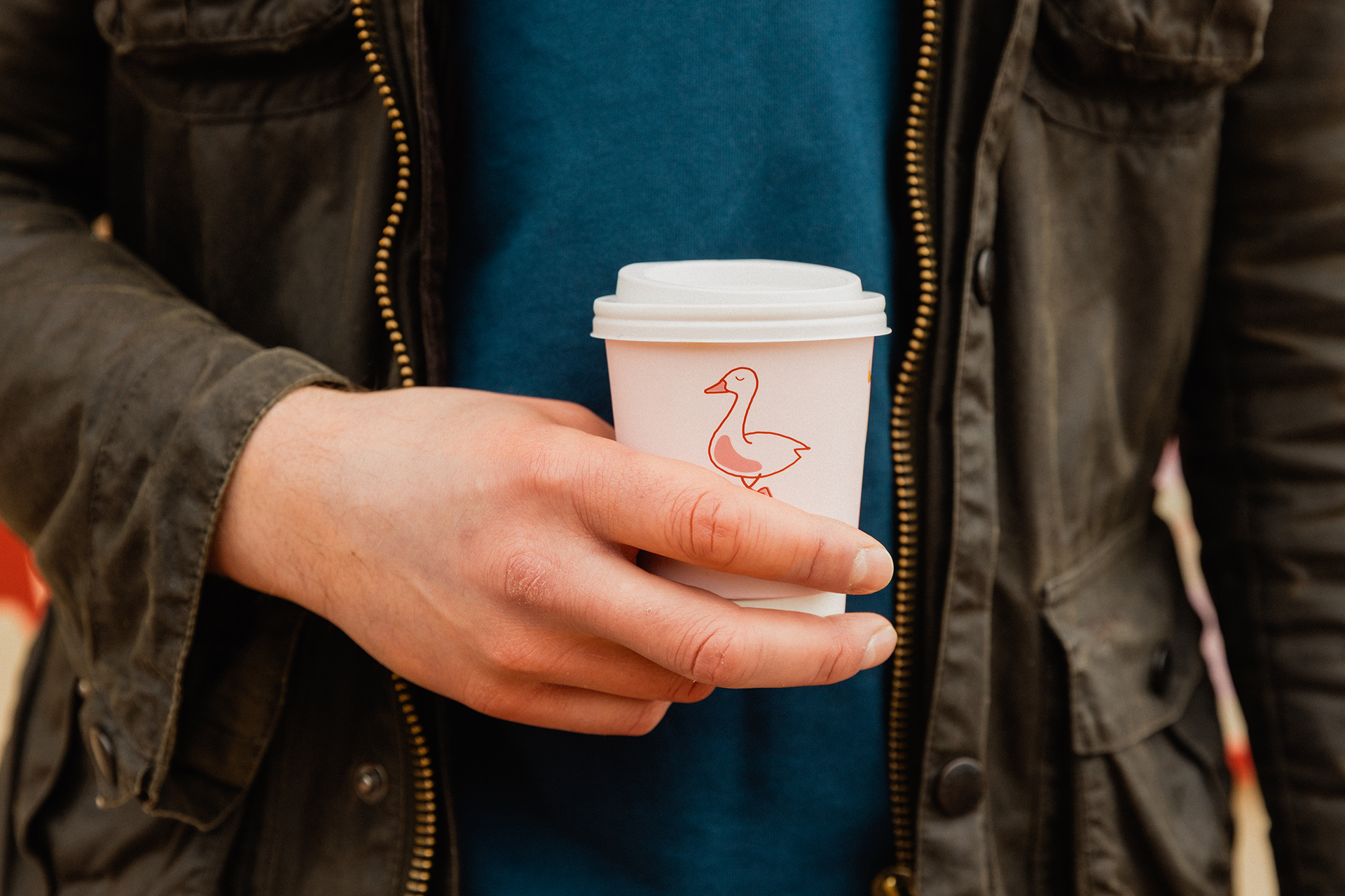 GoodNoise-branding-Pinkfoot-Loch-coffee_close_up.png