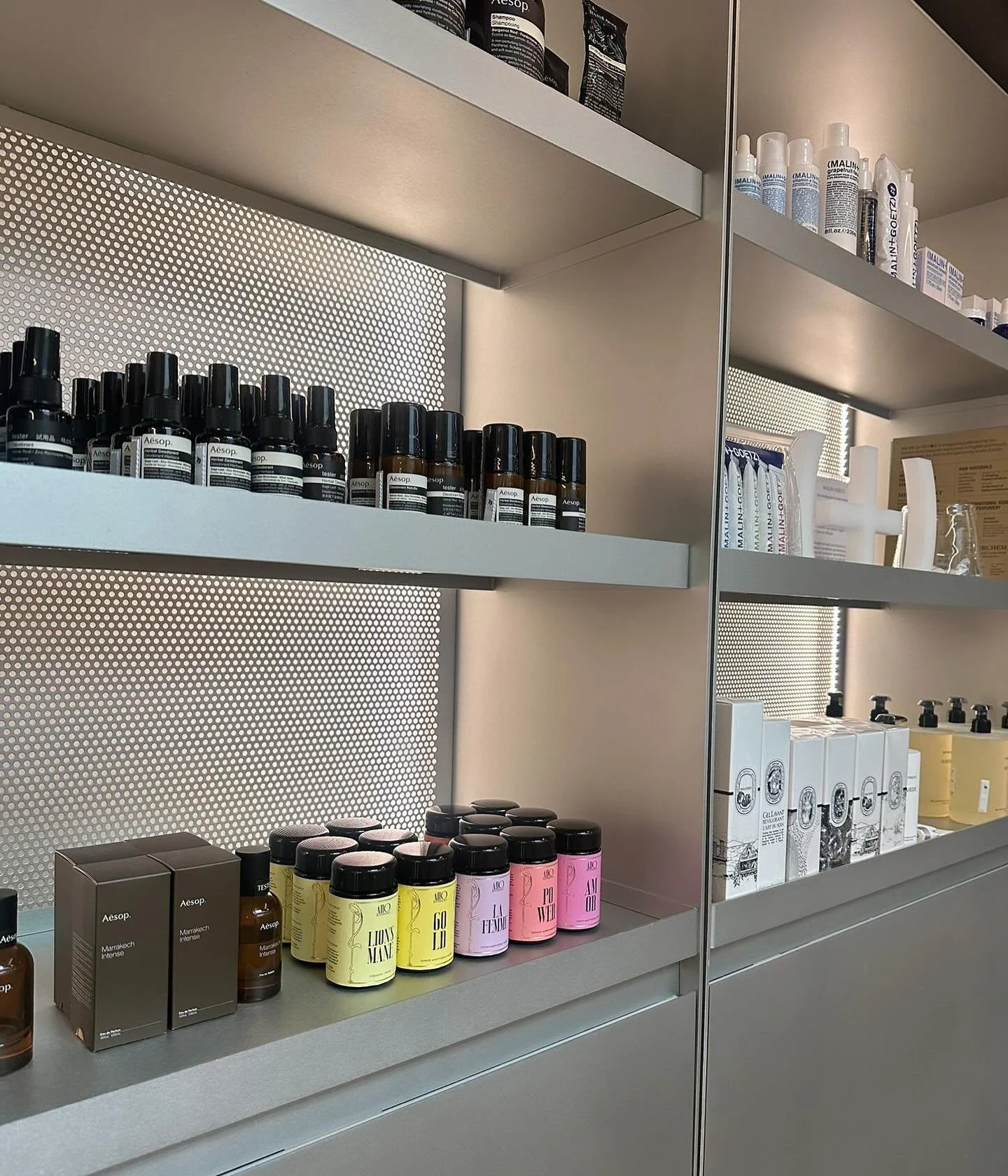 NEW DEALER 🪐
&mdash; la s&eacute;lection @irinakha_store, boutique iconique