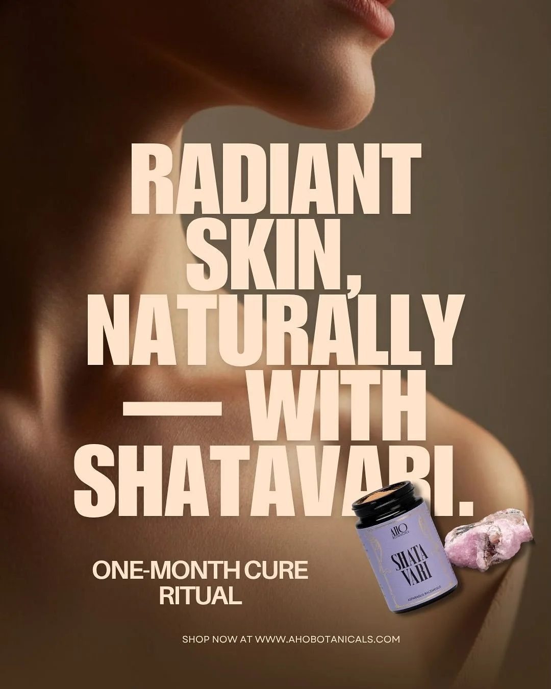 Une peau radieuse grâce à cette plante magique indienne: vraiment? 💚🪐🌿
En effet, le Shatavari ou Asparagus racemosus (de la famille des asperges, oui oui!) a cette réputation d’assainir la barrière cutanée