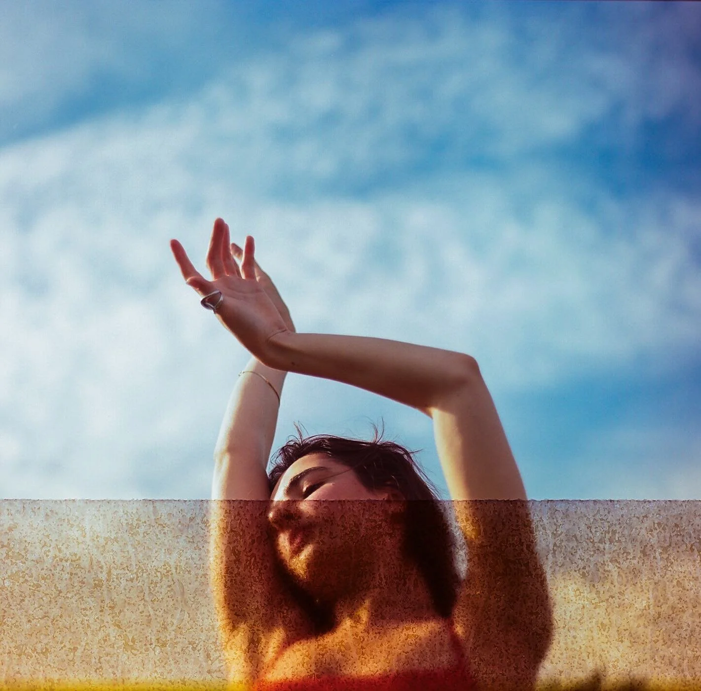 Pure medium format poetry with graciously sensual dancer @aleksandra_aidu 

Thank you for letting me capture you 🕊during an otherwise very busy musicvideo shoot 

Camera: Kiev 88 using expired Ektar Film 🎞 @kodak