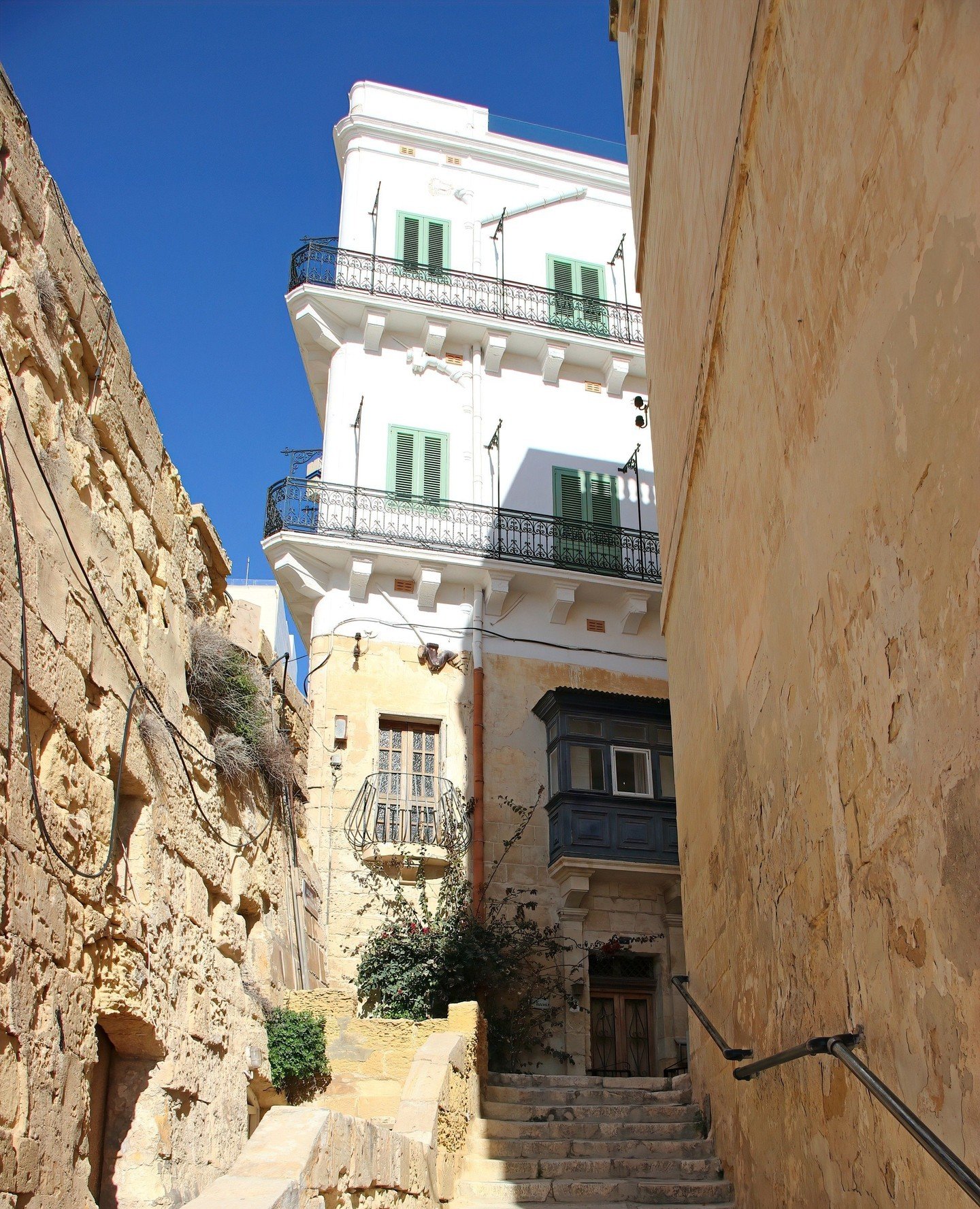Valletta - Malta's capital city 🌍⁠
⁠⁠
Photographer: Scott Duffield⁠
IG: scott.duffield.photography⁠
FB: www.facebook.com/Scott.duffield.photography⁠
WB: www.scottduffieldphotography.pixieset.com/⁠
Publication: @worldencounter⁠
⁠
👉🏻 Purchase our Pr