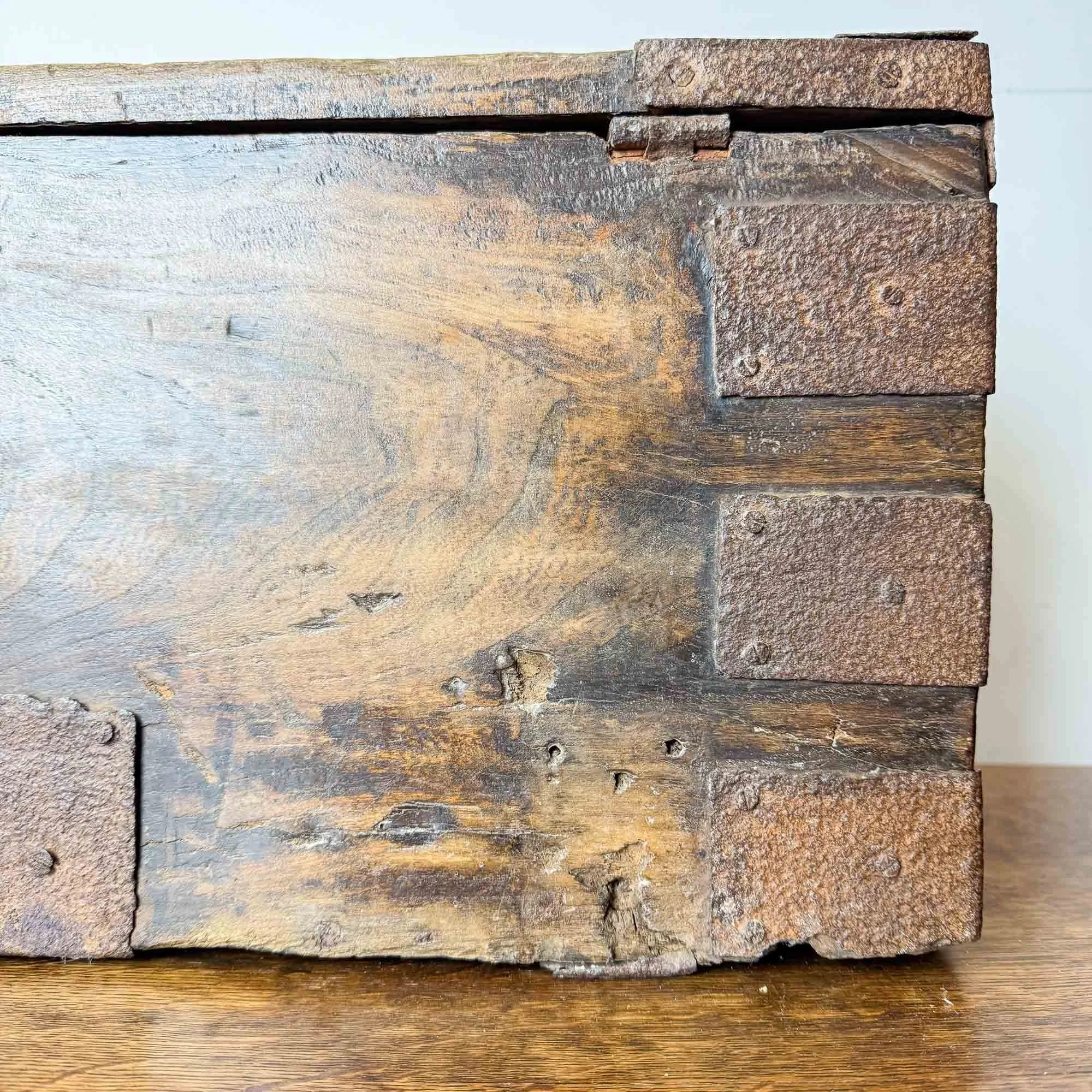 elm and pine strongbox-9.jpg