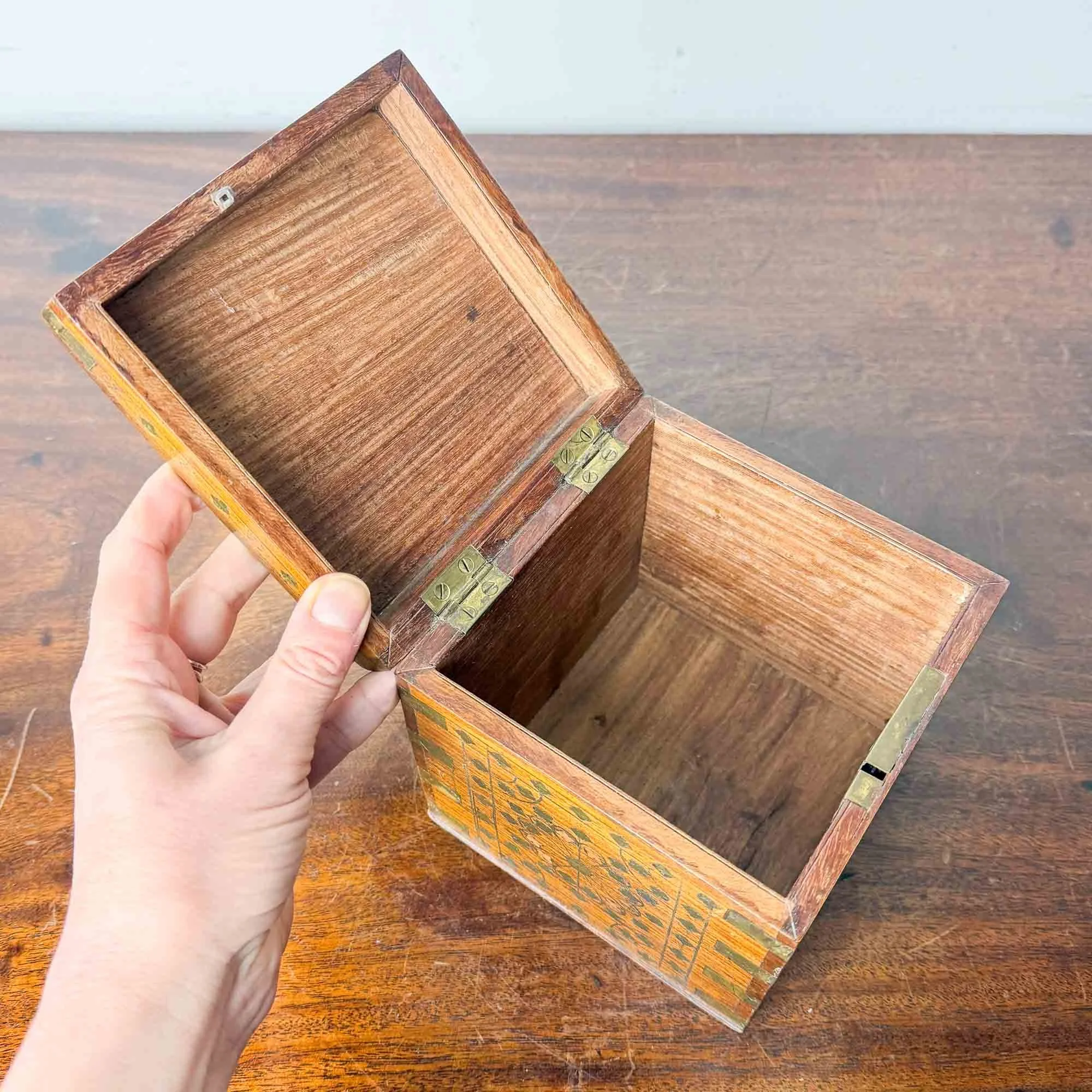 square brass inlaid box-04.jpg