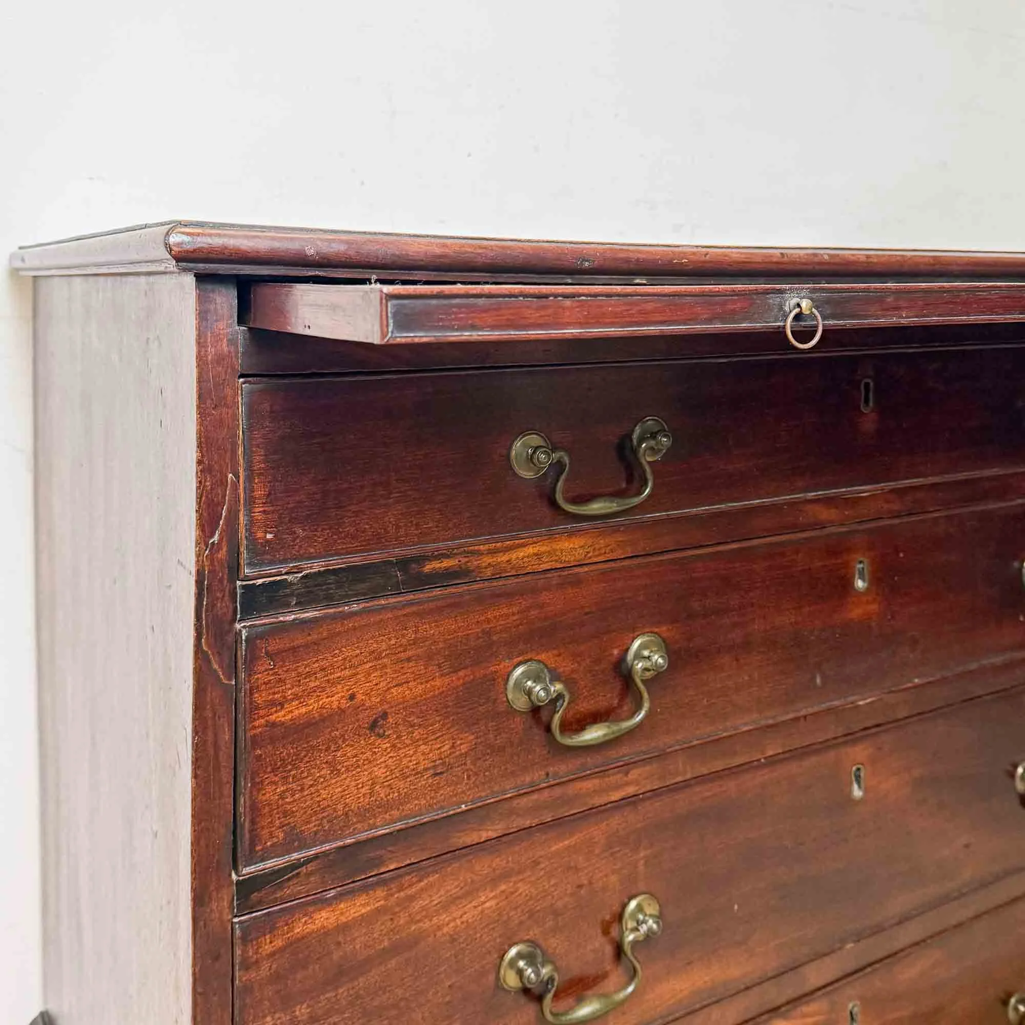 georgian mahogany bachelors chest of drawers-13.jpg