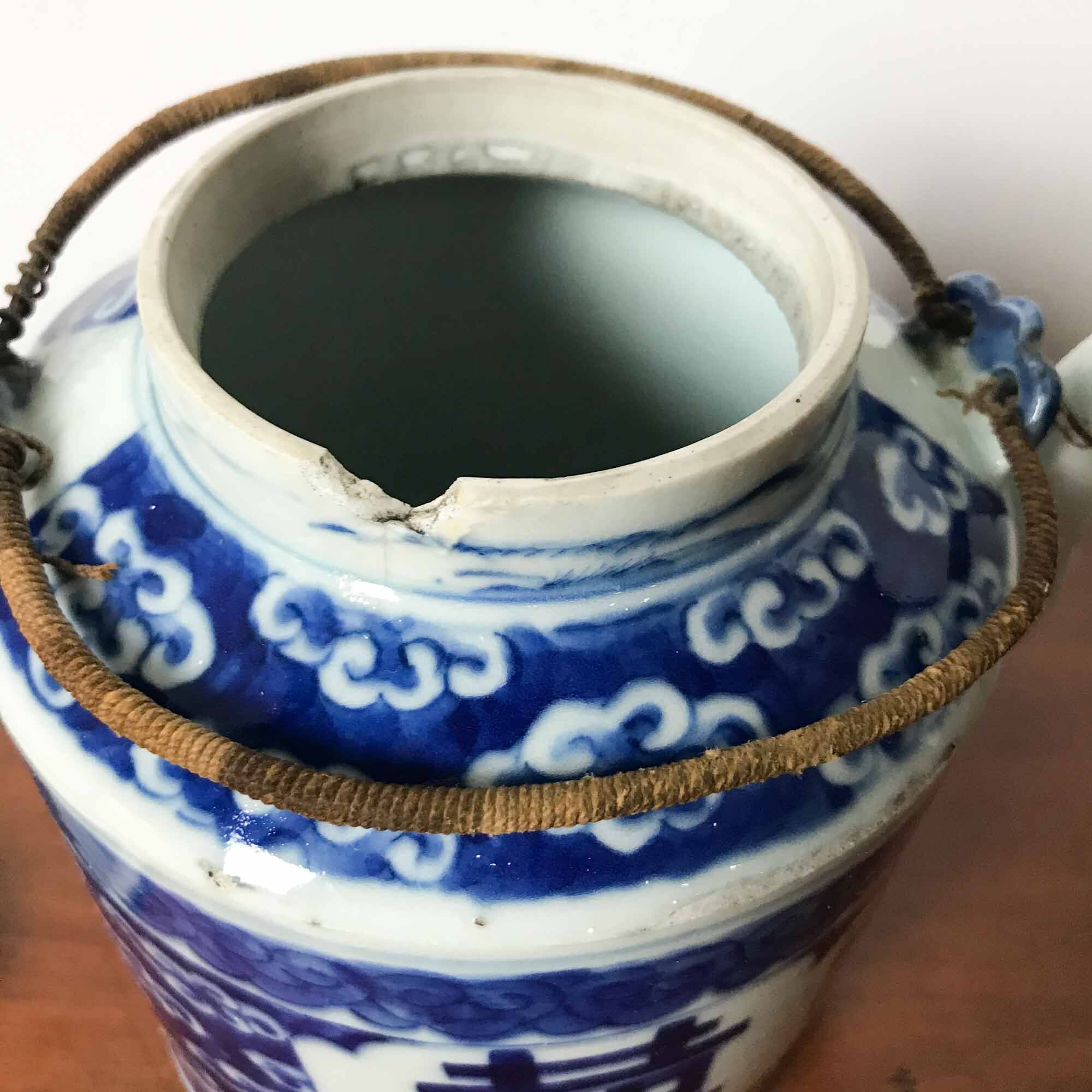 chinese 19th century blue and white teapot