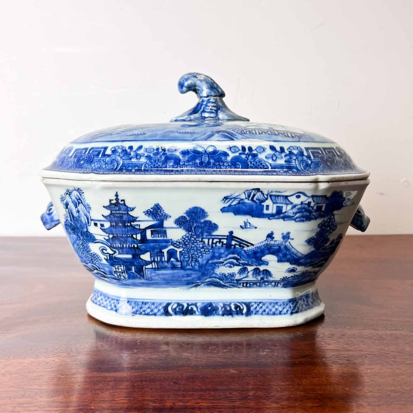 18th Century Chinese Blue and White Tureen