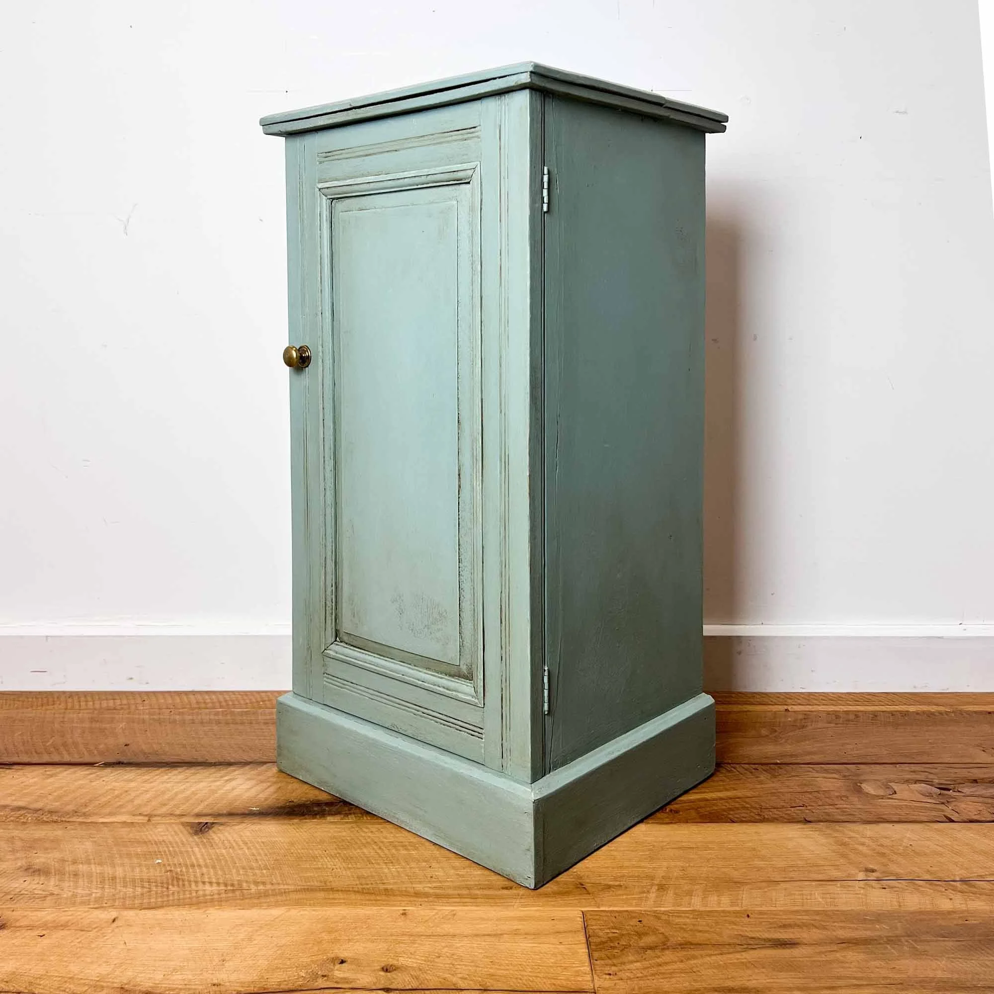 painted bedside cabinet 1.jpeg