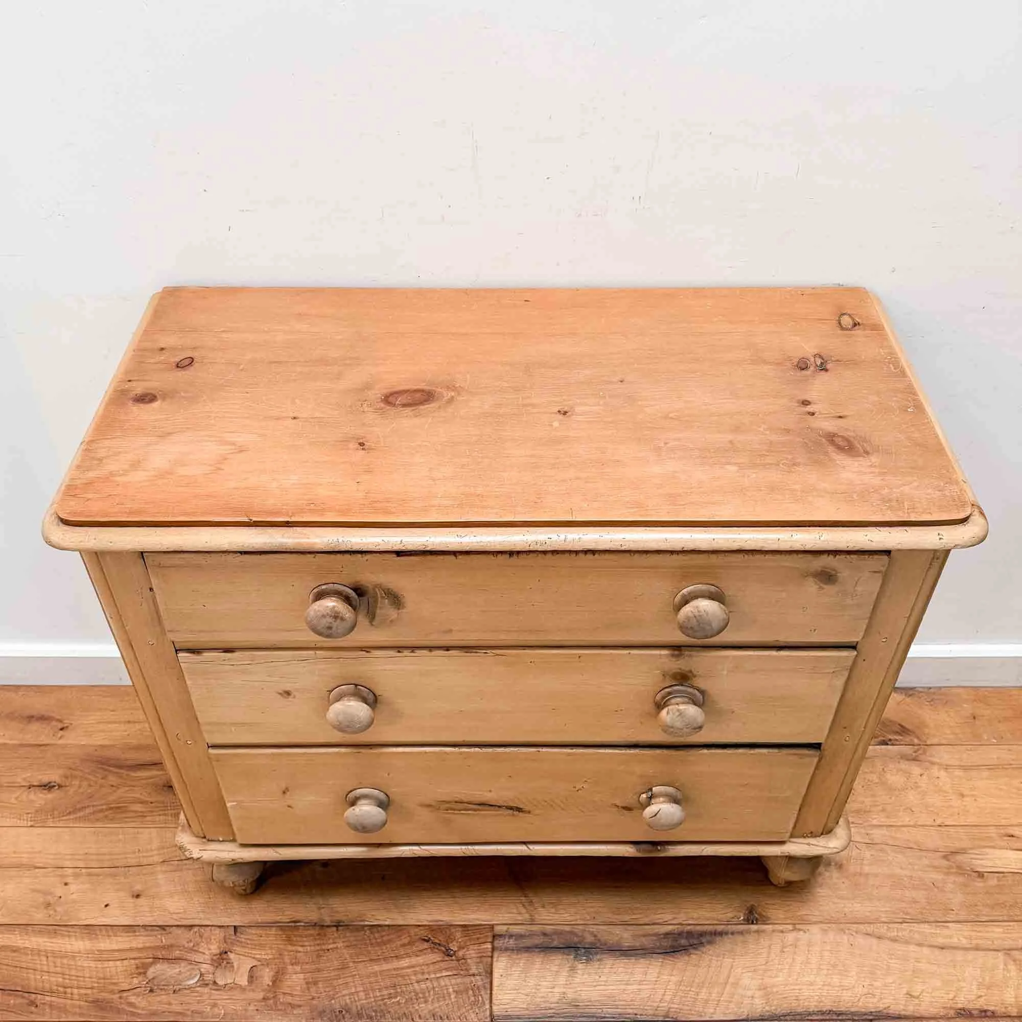 victorian pine chest of drawers