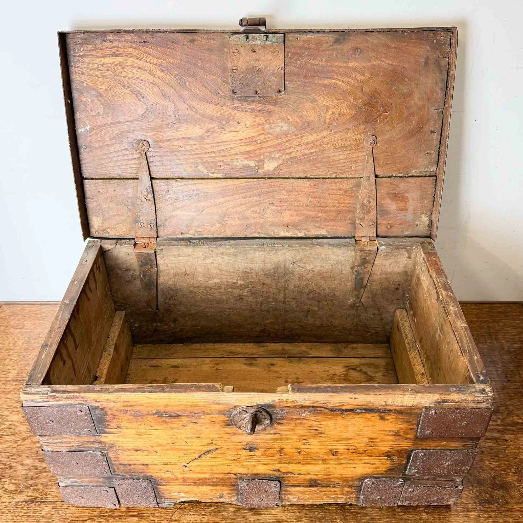 elm and pine strongbox-4.jpg