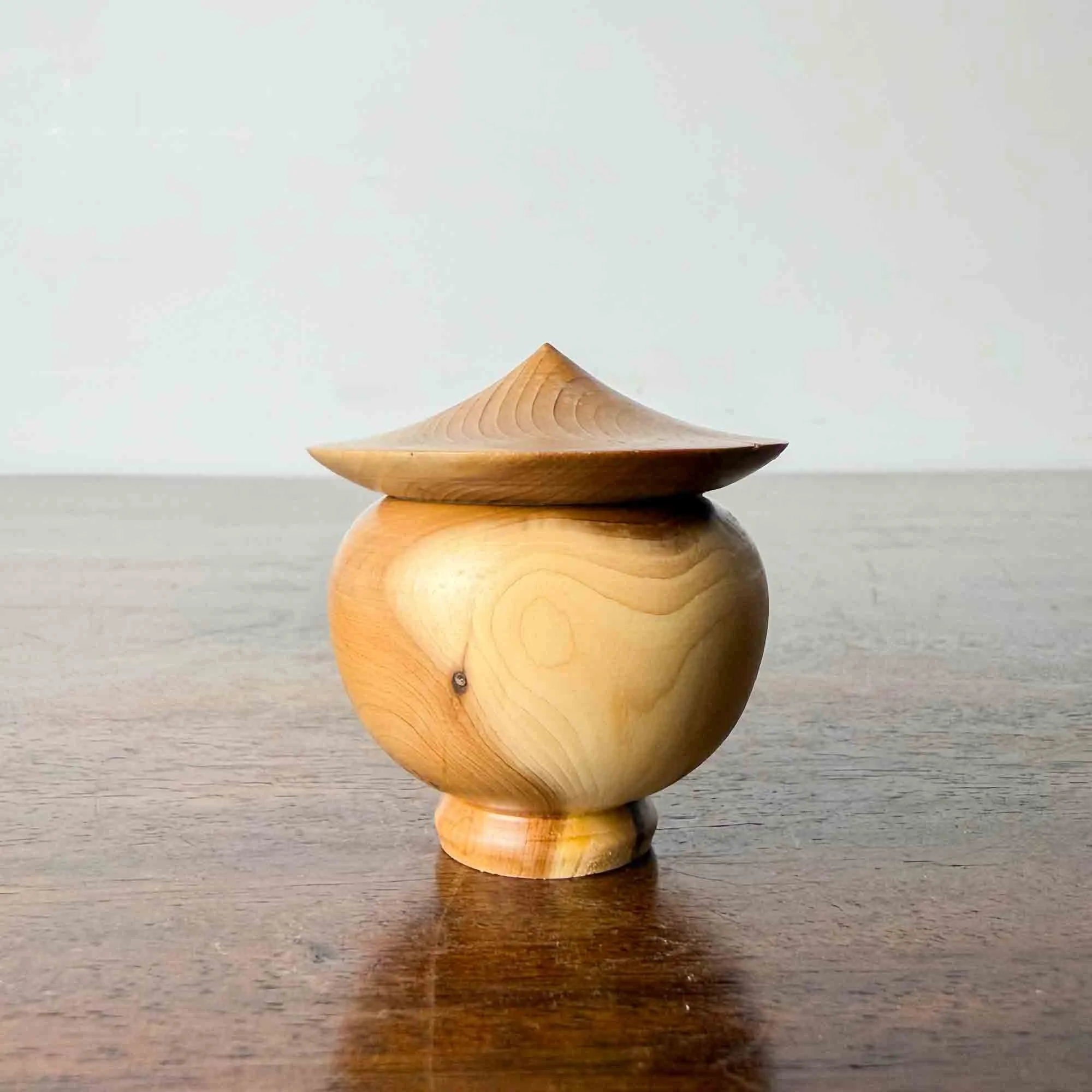 small turned wooden pot with lid-7.jpg