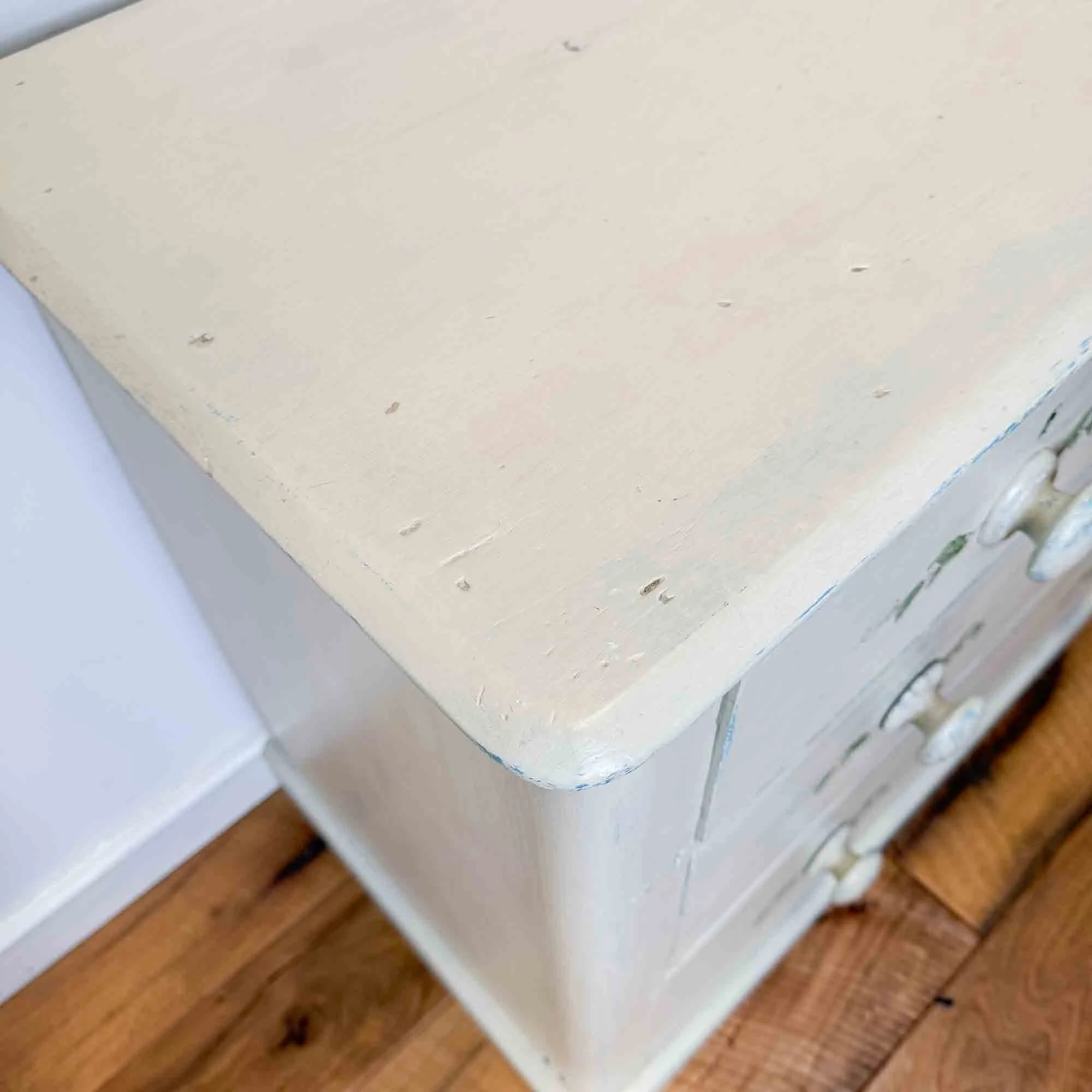 painted antique pine chest of drawers-9.jpg