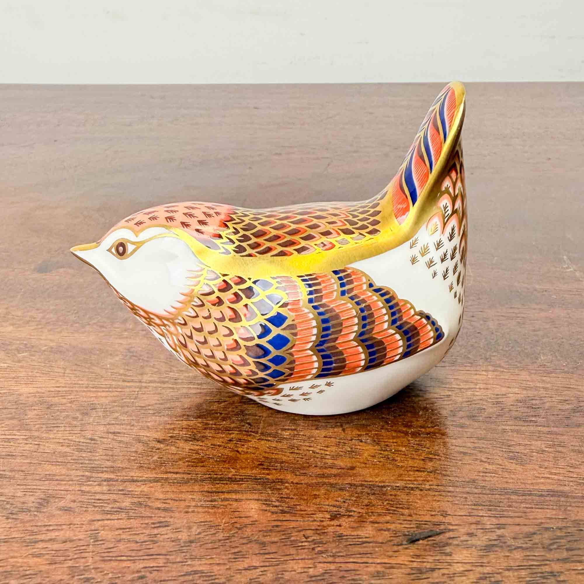 royal crown derby collectors guild wren paperweight-5.jpg