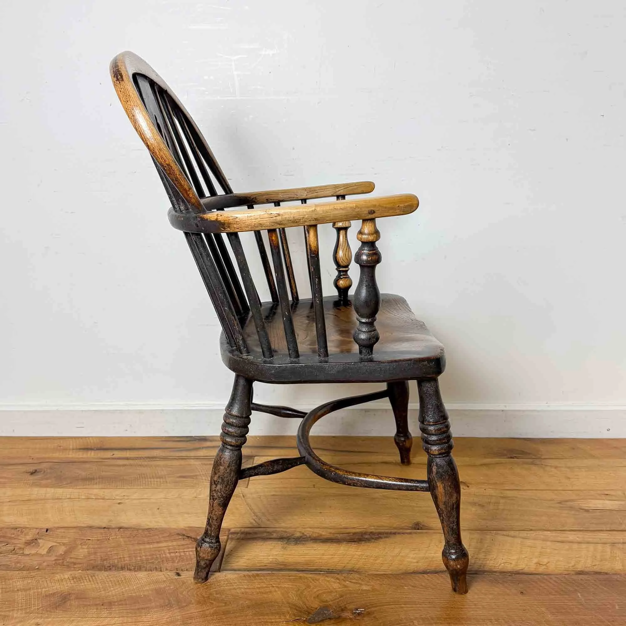 ash and elm windsor chair-17.jpg