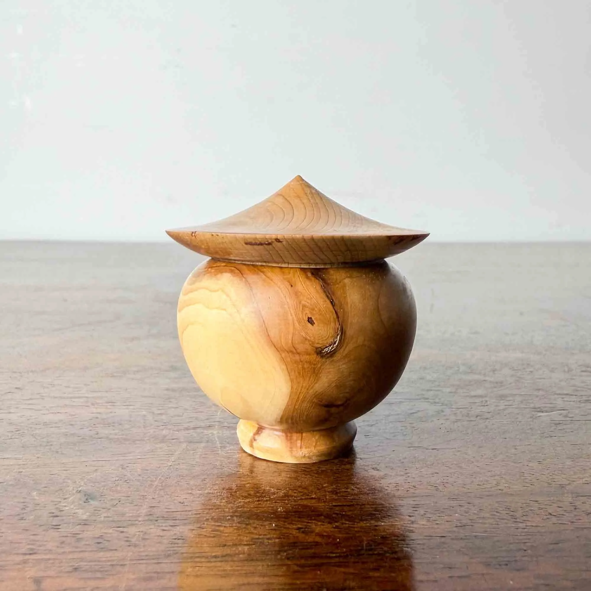small turned wooden pot with lid-4.jpg