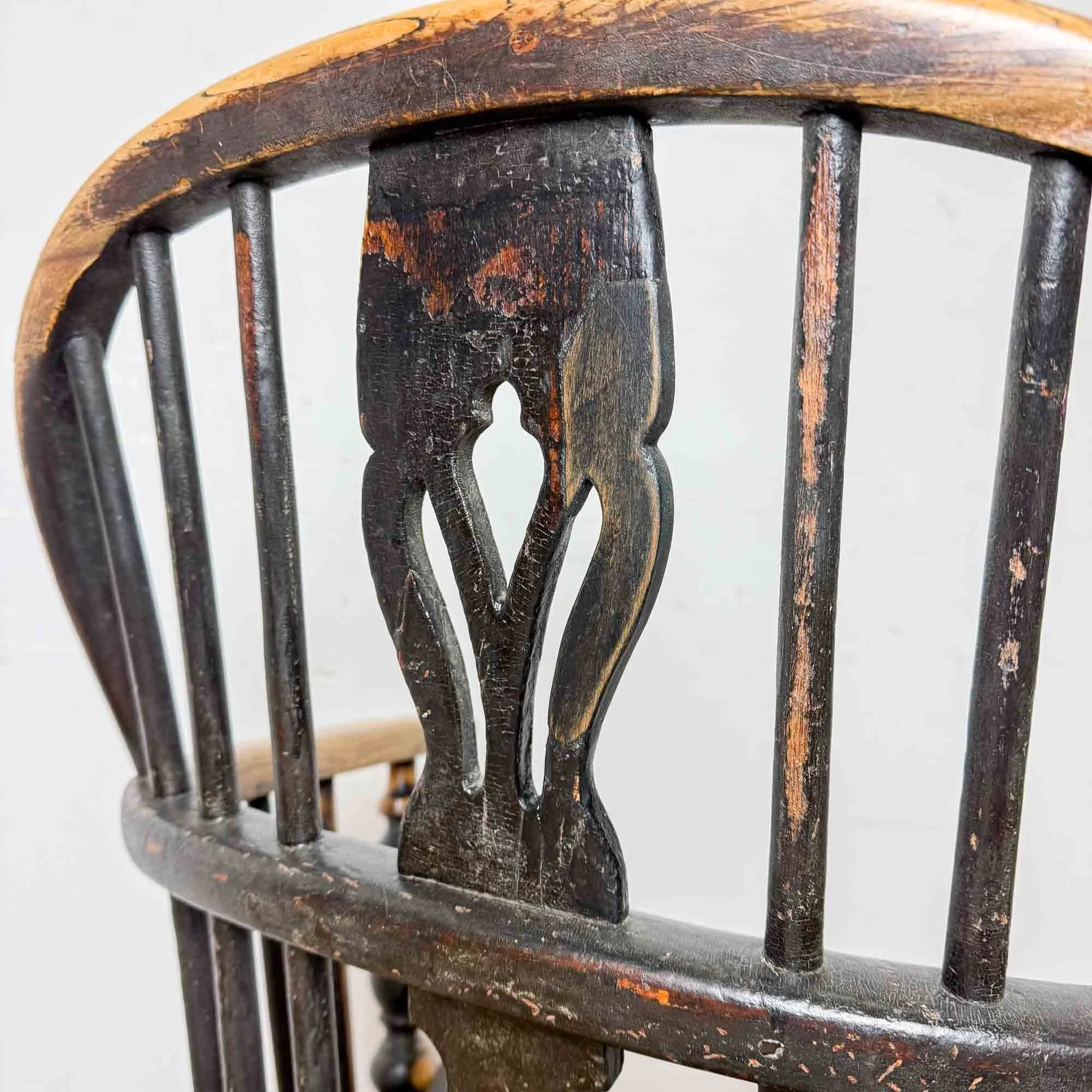 ash and elm windsor chair-18.jpg