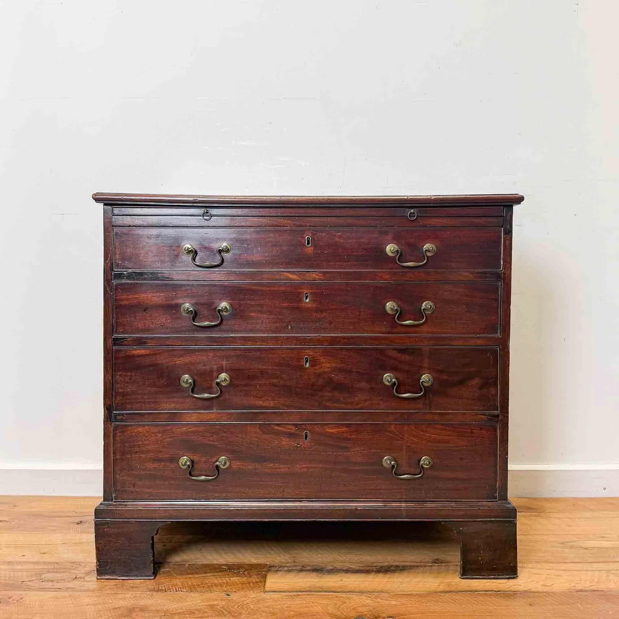 georgian mahogany bachelors chest of drawers-28.jpg