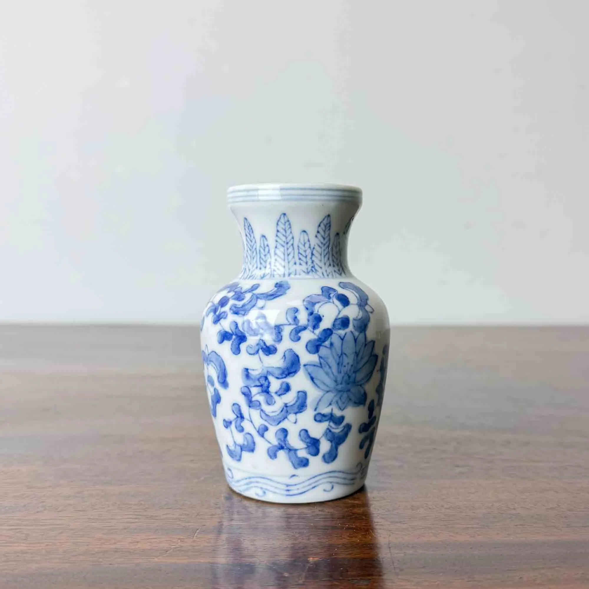 small blue and white vase-4.jpg