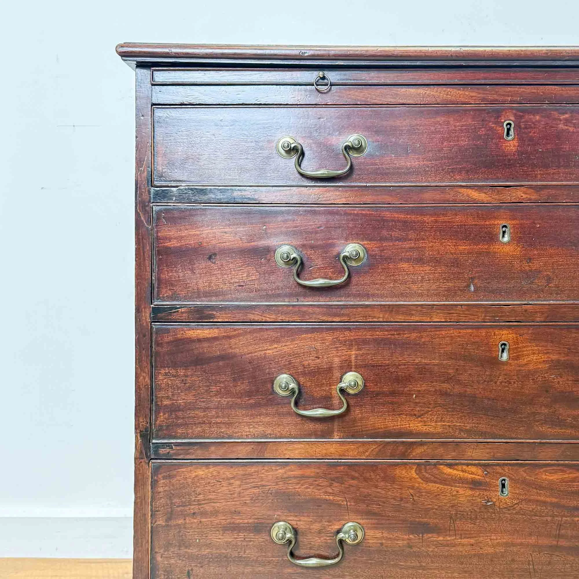 georgian mahogany bachelors chest of drawers-26.jpg