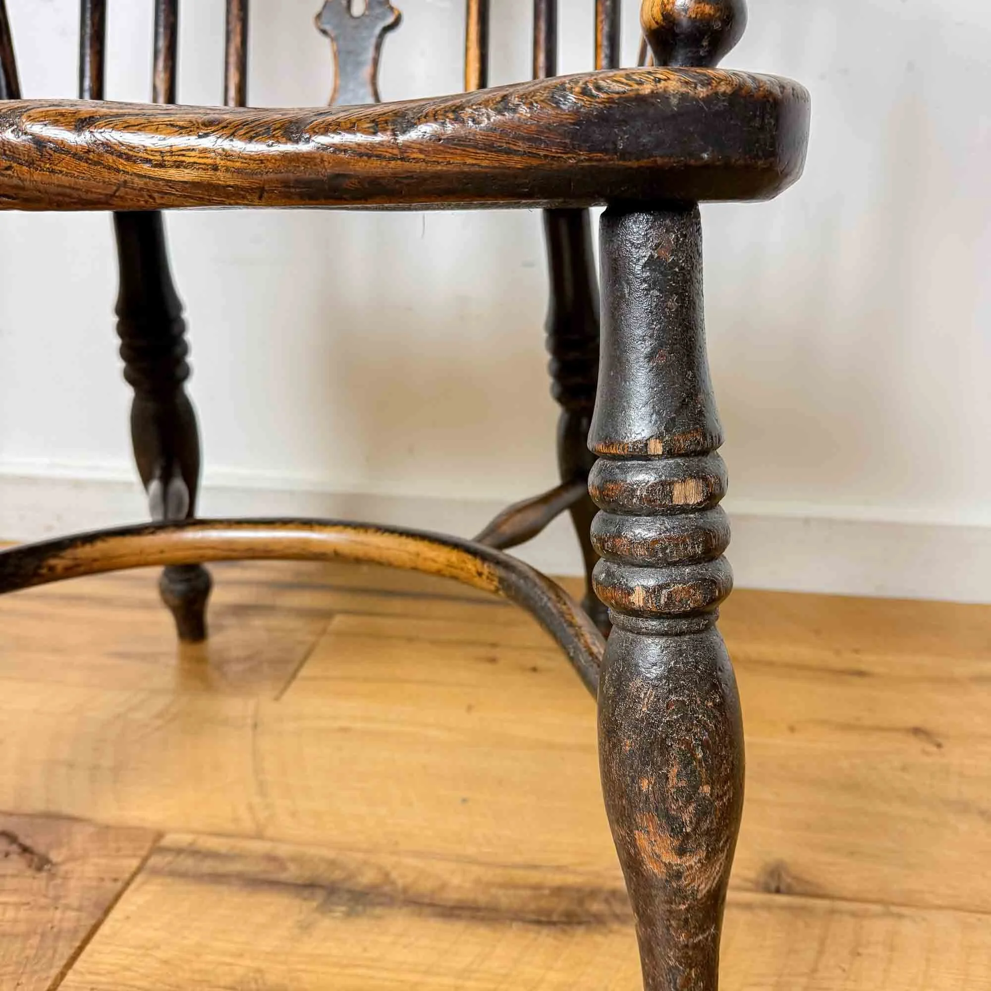 ash and elm windsor chair-12.jpg