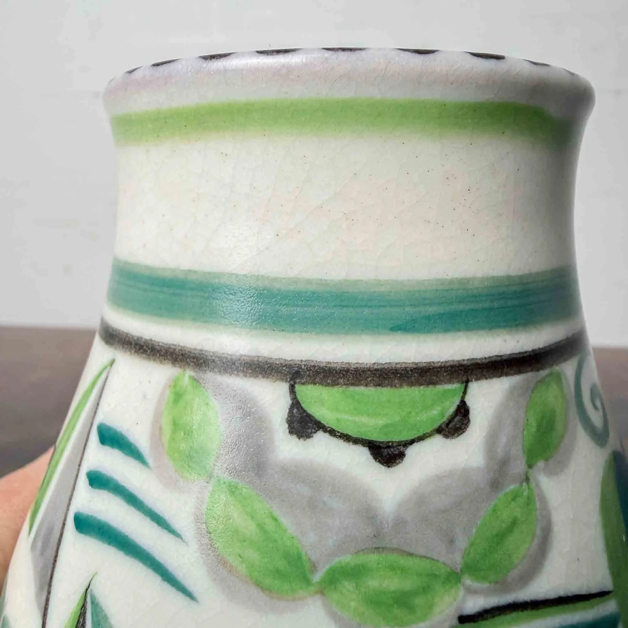 poole pottery GTY 266 vase-2.jpg