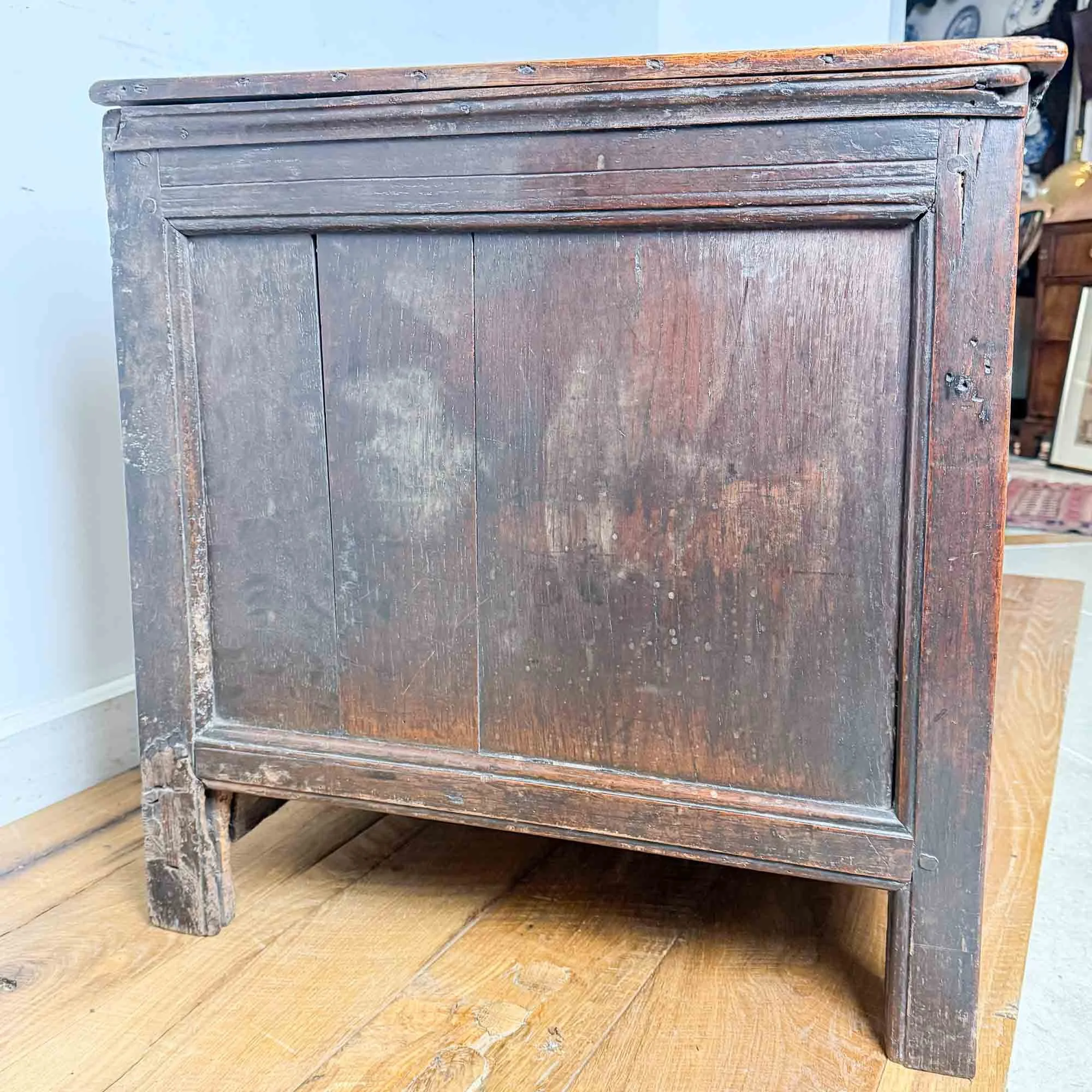 geometric panelled antique oak coffer-06.jpg